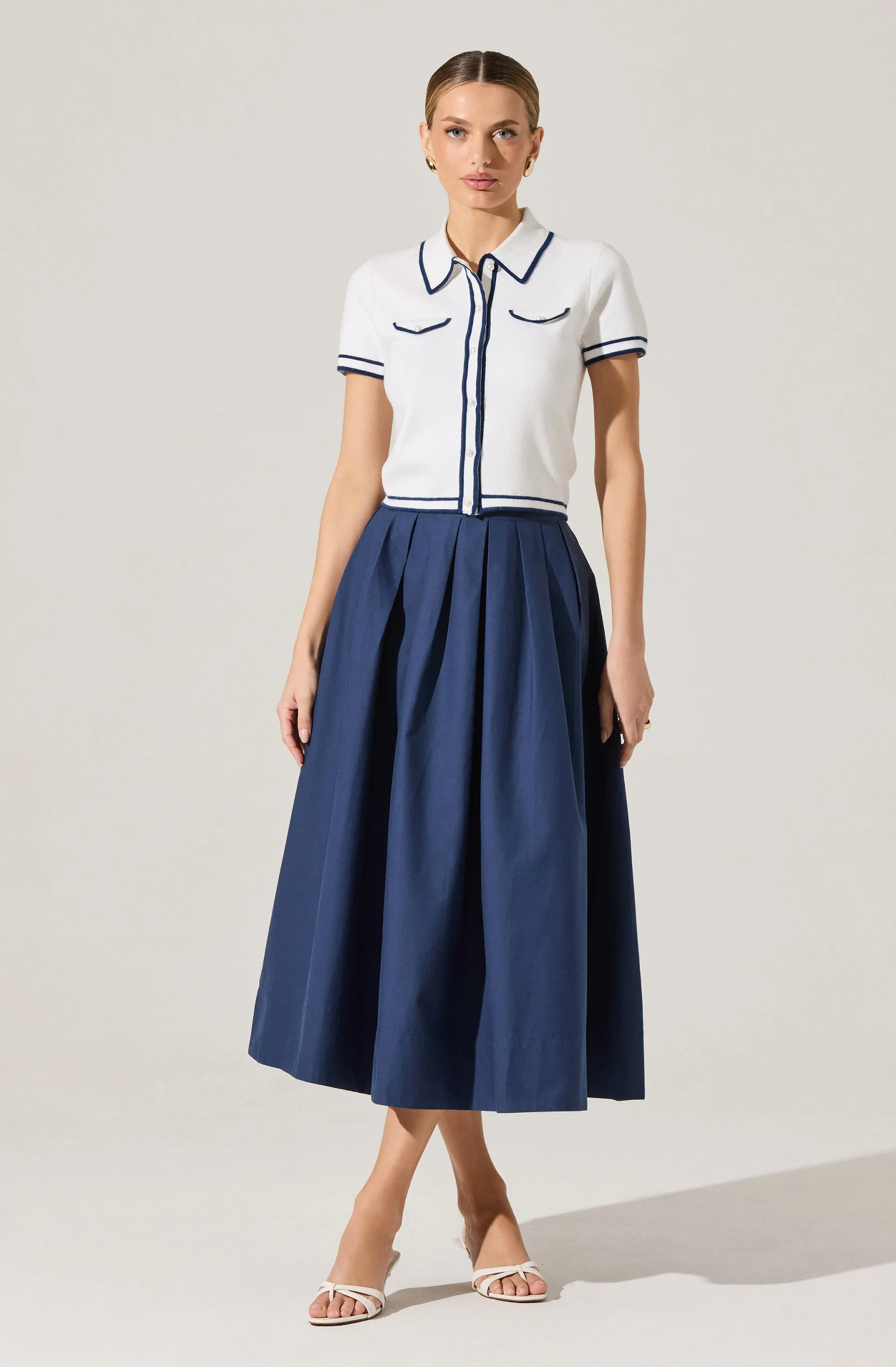 Contrast Trim Cropped Sweater sold by Astr product image thumbnail 2