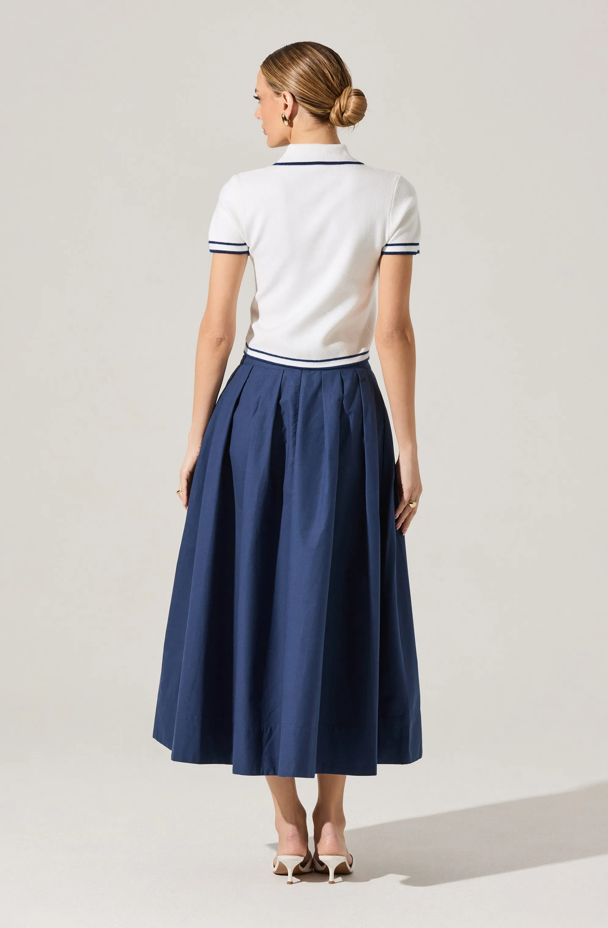 Contrast Trim Cropped Sweater sold by Astr product image thumbnail 5