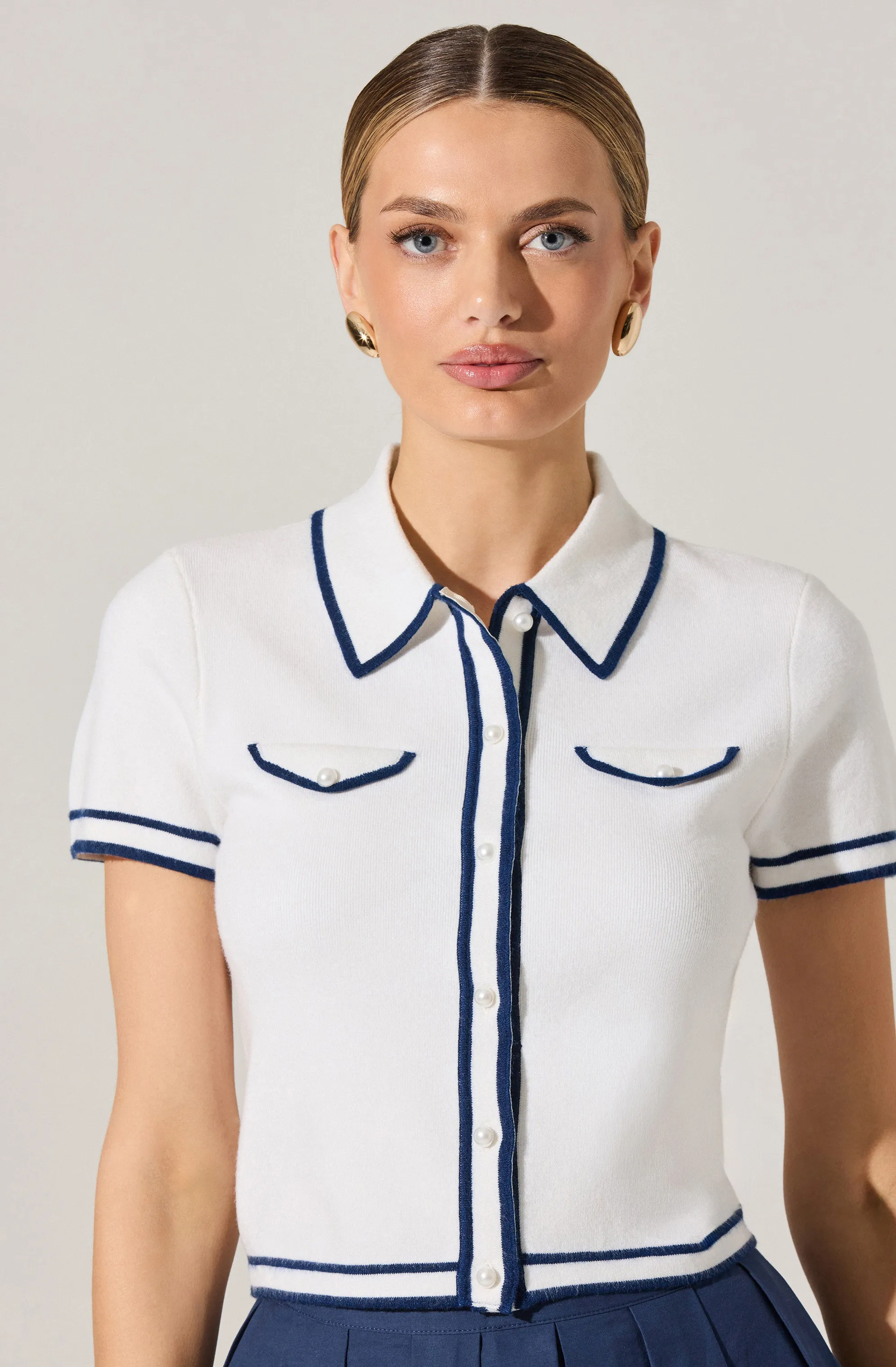 Contrast Trim Cropped Sweater sold by Astr product image thumbnail 3