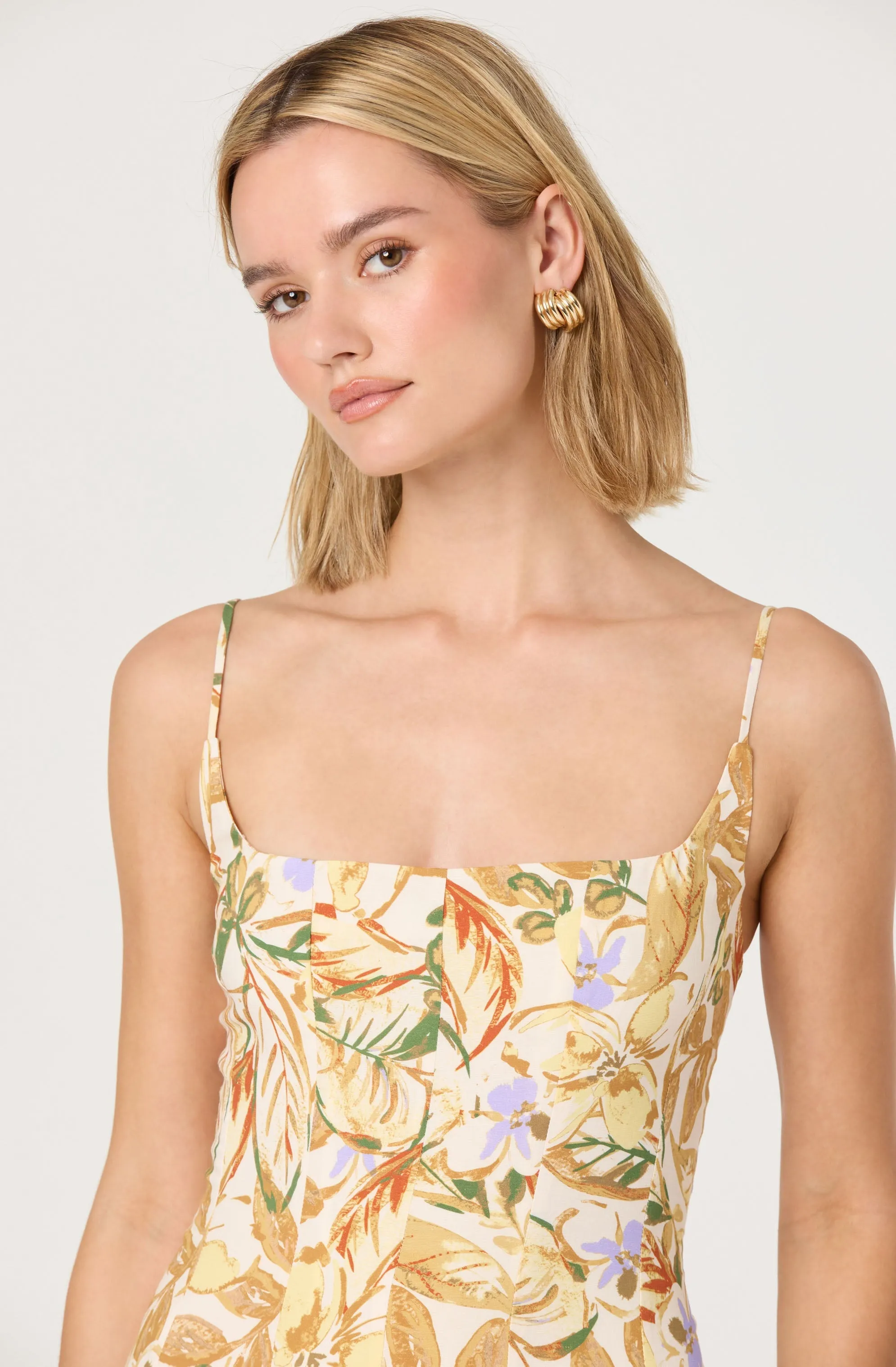 Jaleyah Paneled Flare Floral Midi Dress sold by Astr product image thumbnail 4