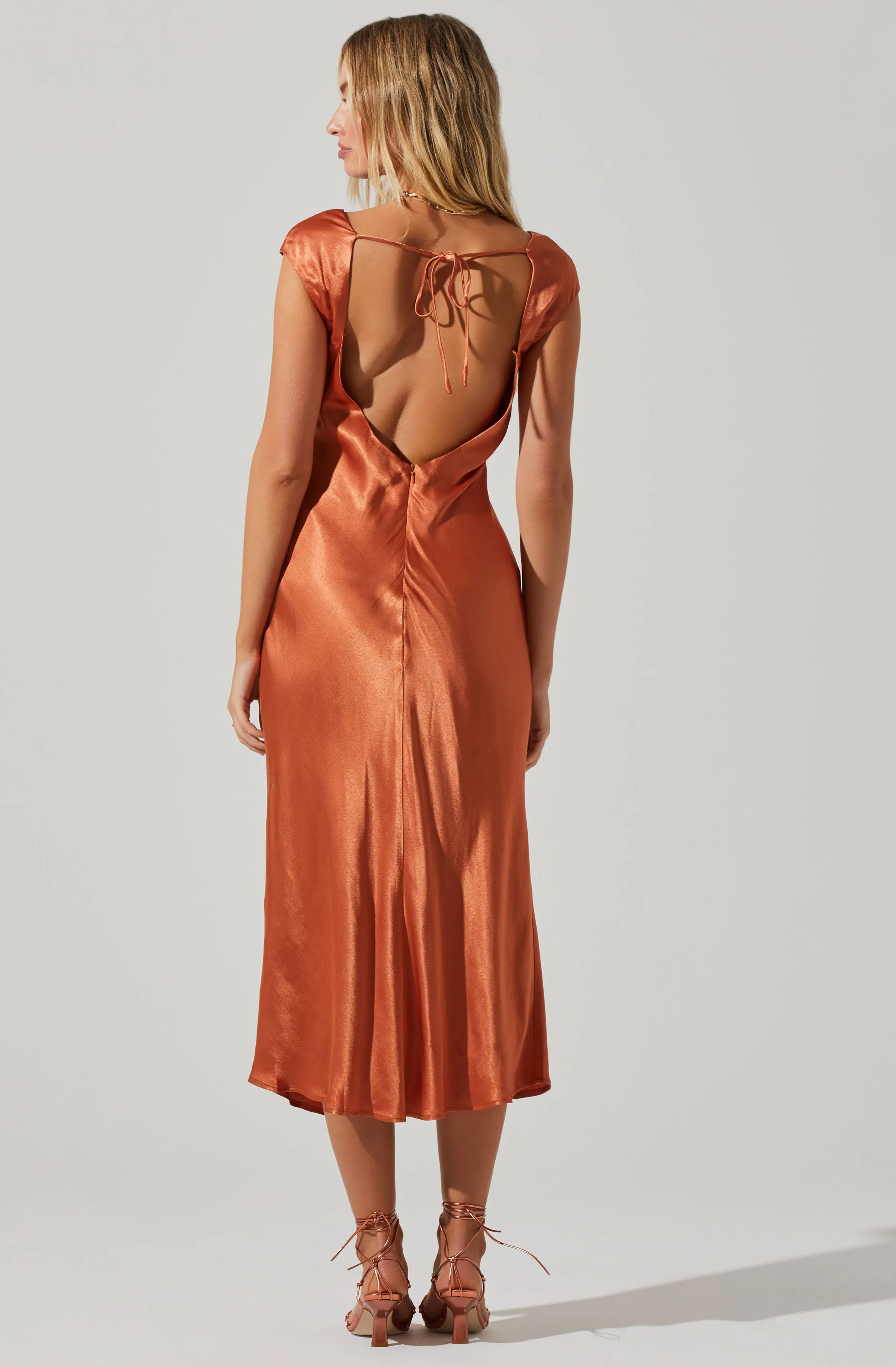 Makenna Scoop Neck Open Back Midi Dress sold by Astr product image thumbnail 5