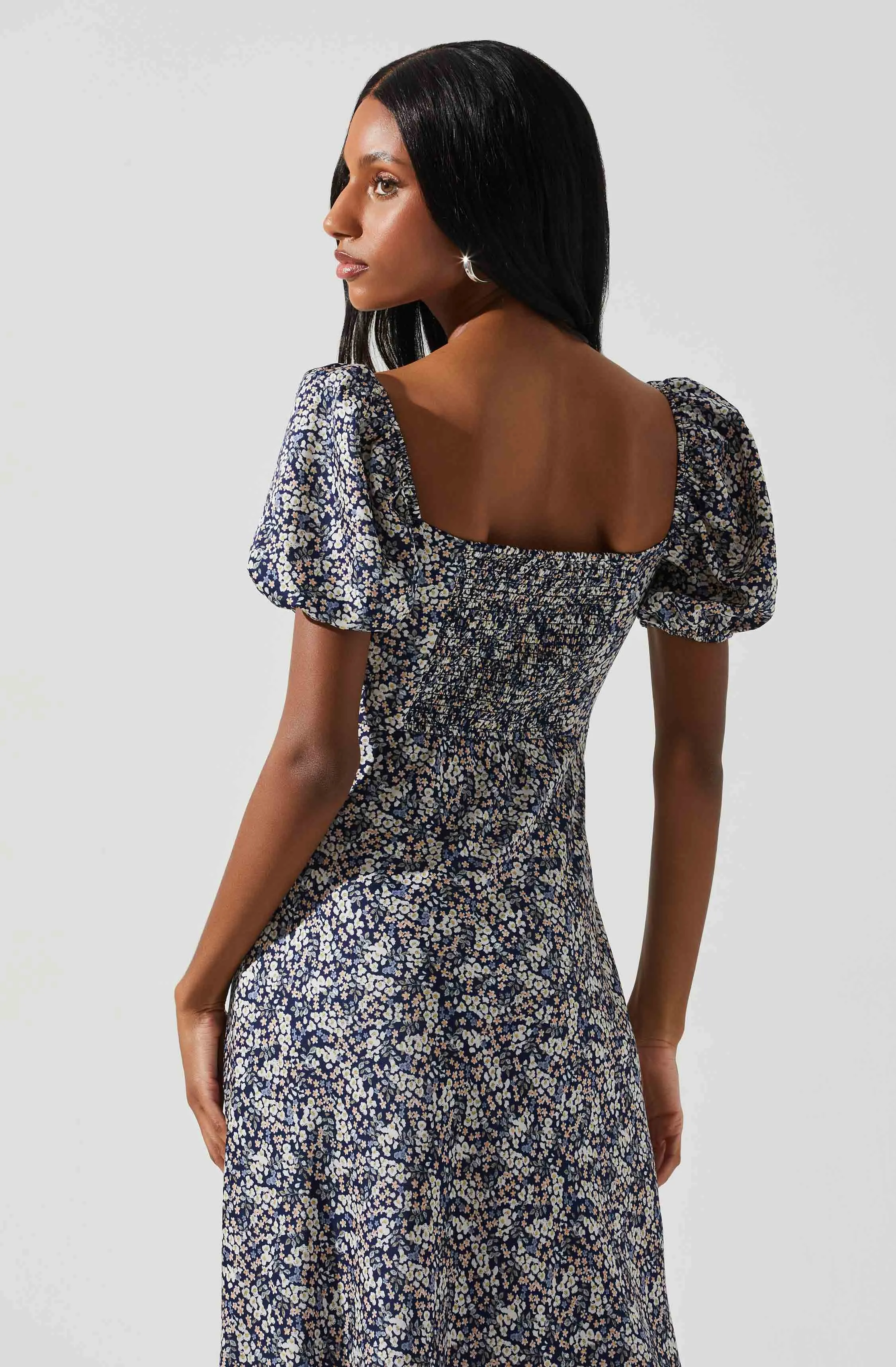 Sylvie Short Sleeve Sweetheart Neck Dress sold by Astr product image thumbnail 5