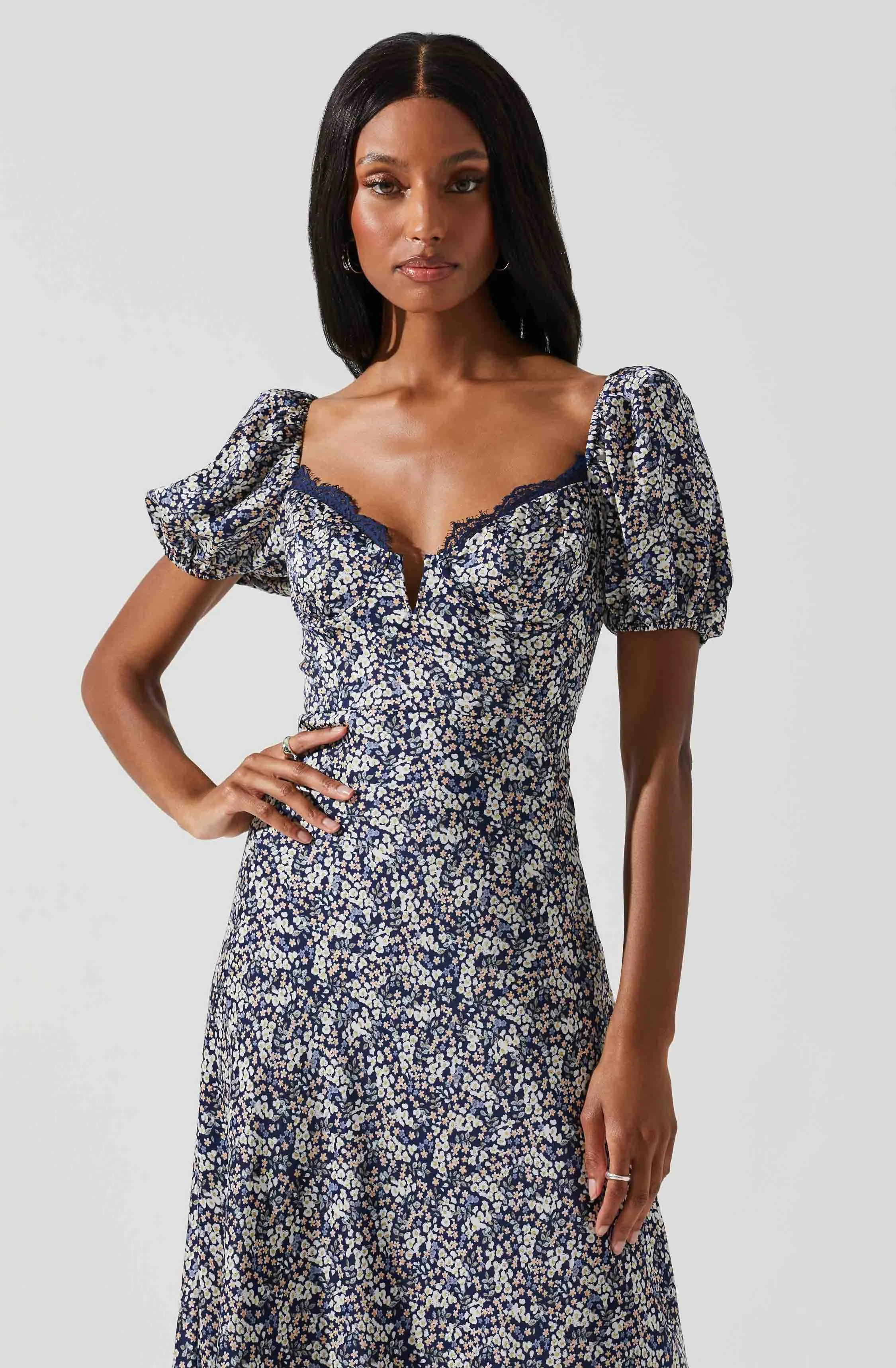 Sylvie Short Sleeve Sweetheart Neck Dress sold by Astr product image thumbnail 2