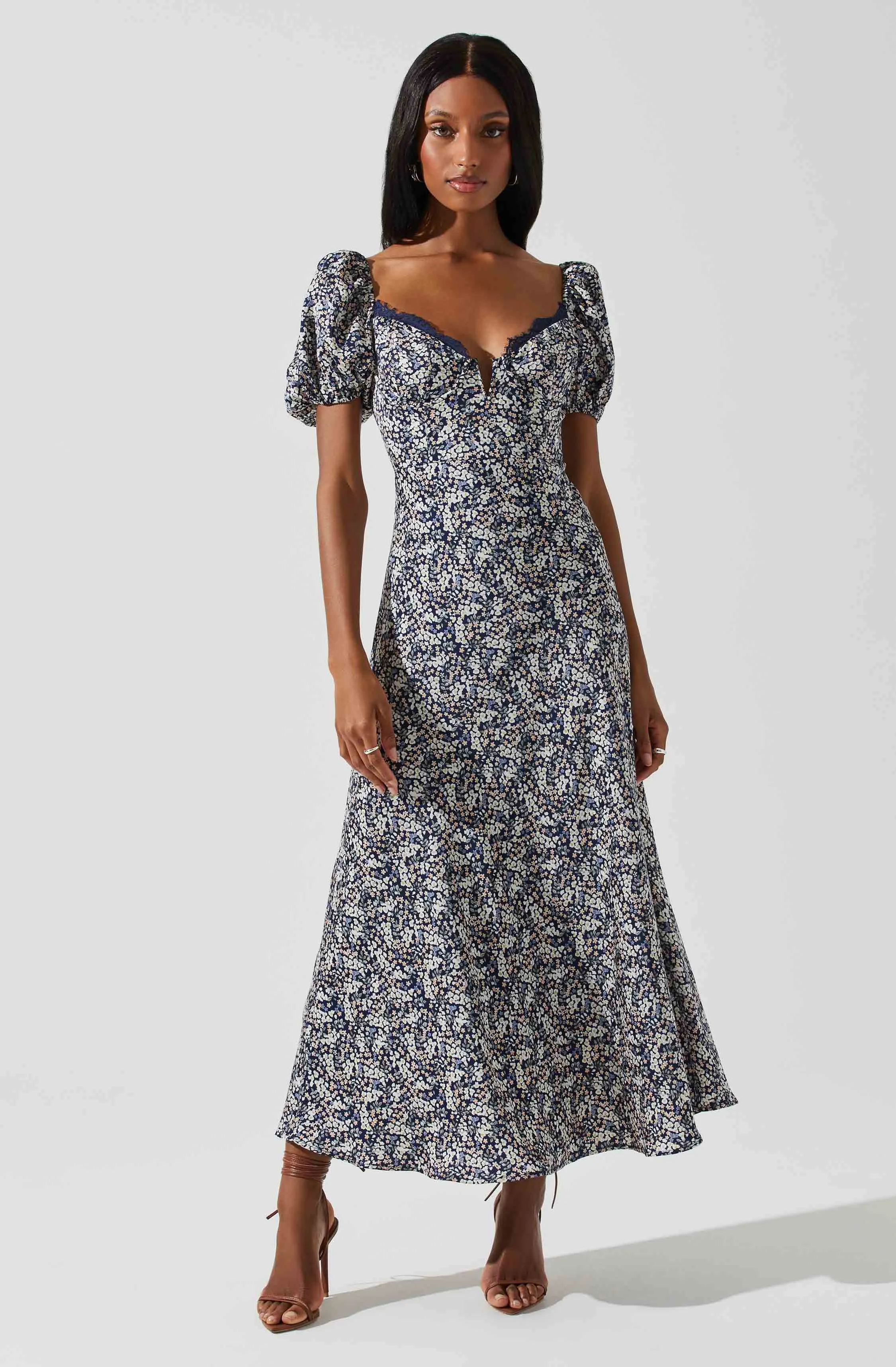 Sylvie Short Sleeve Sweetheart Neck Dress sold by Astr product image thumbnail 3