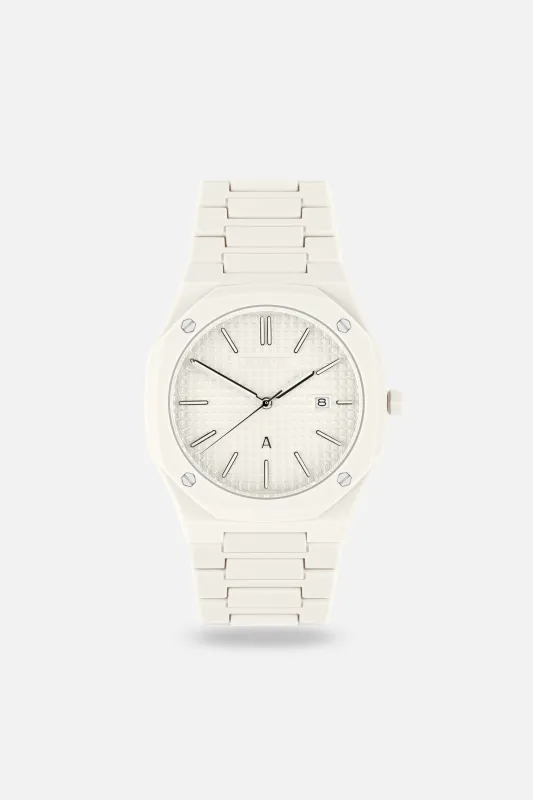 Polycarbonate: Milk sold by Aura