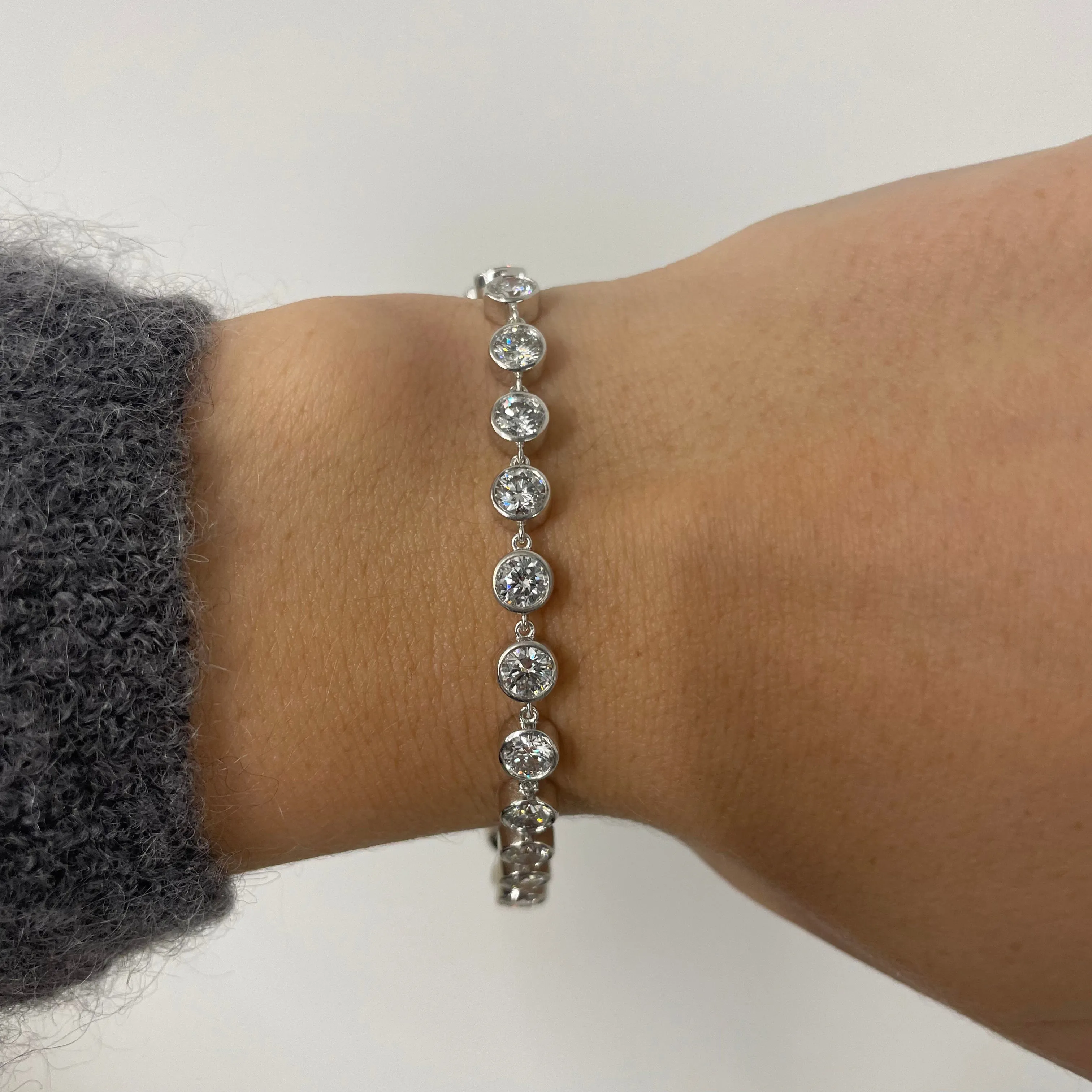 13tcw Lab Grown Diamond Bezel Link Bracelet sold by Aurate product image thumbnail 3