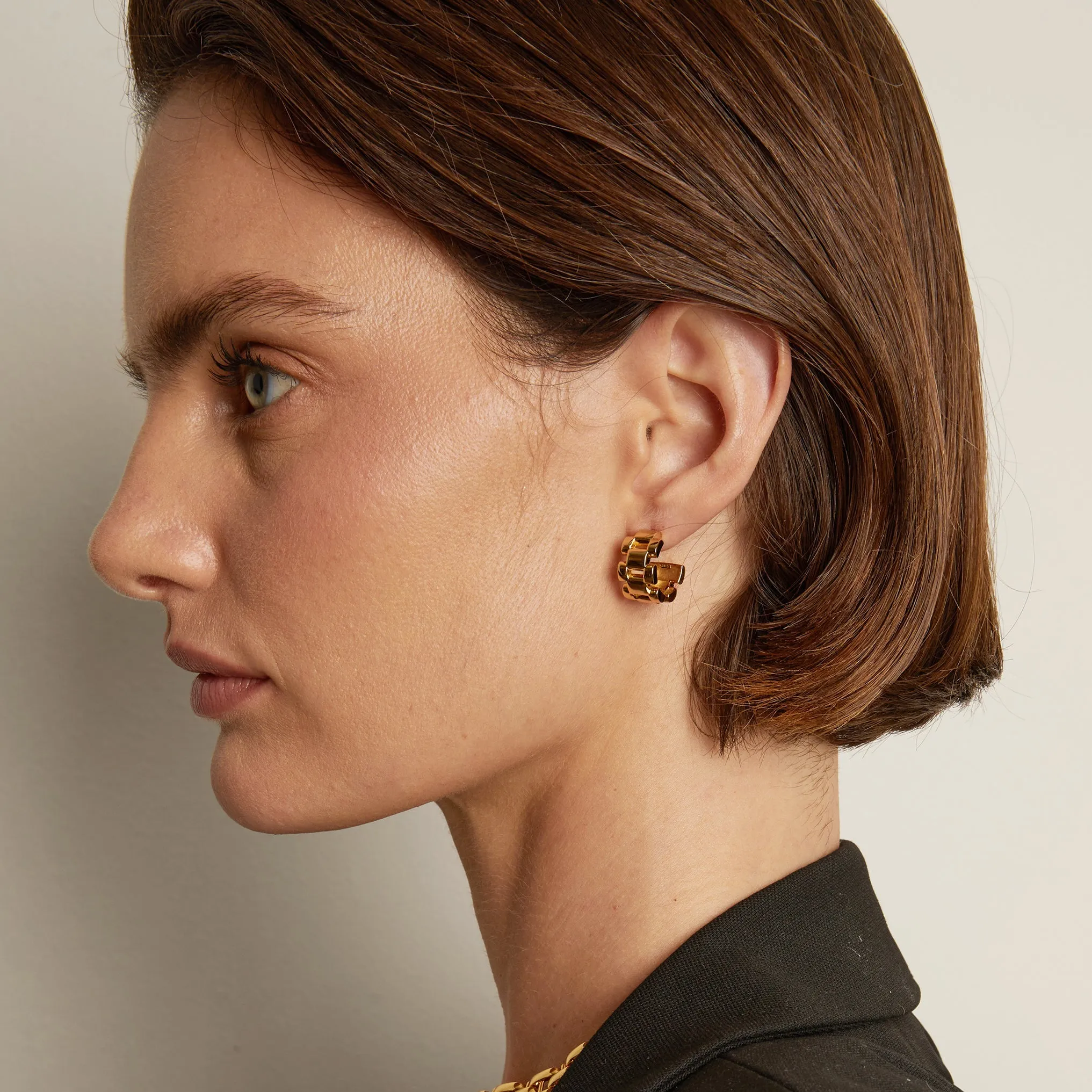 Panther Chain Link Hoop Earrings sold by Aurate product image thumbnail 4