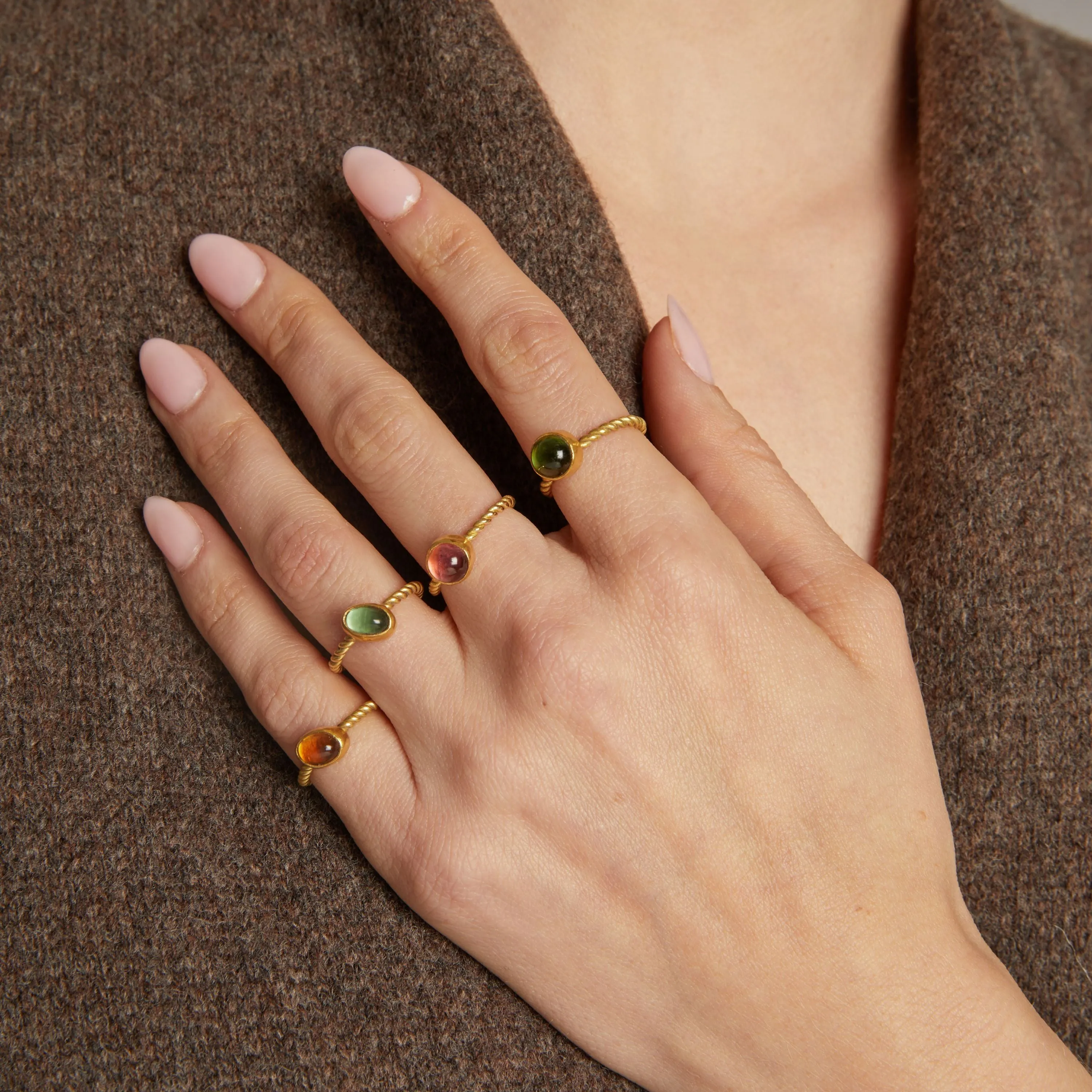 Vintage Oval Green Tourmaline Gold Ring sold by Aurate product image thumbnail 4