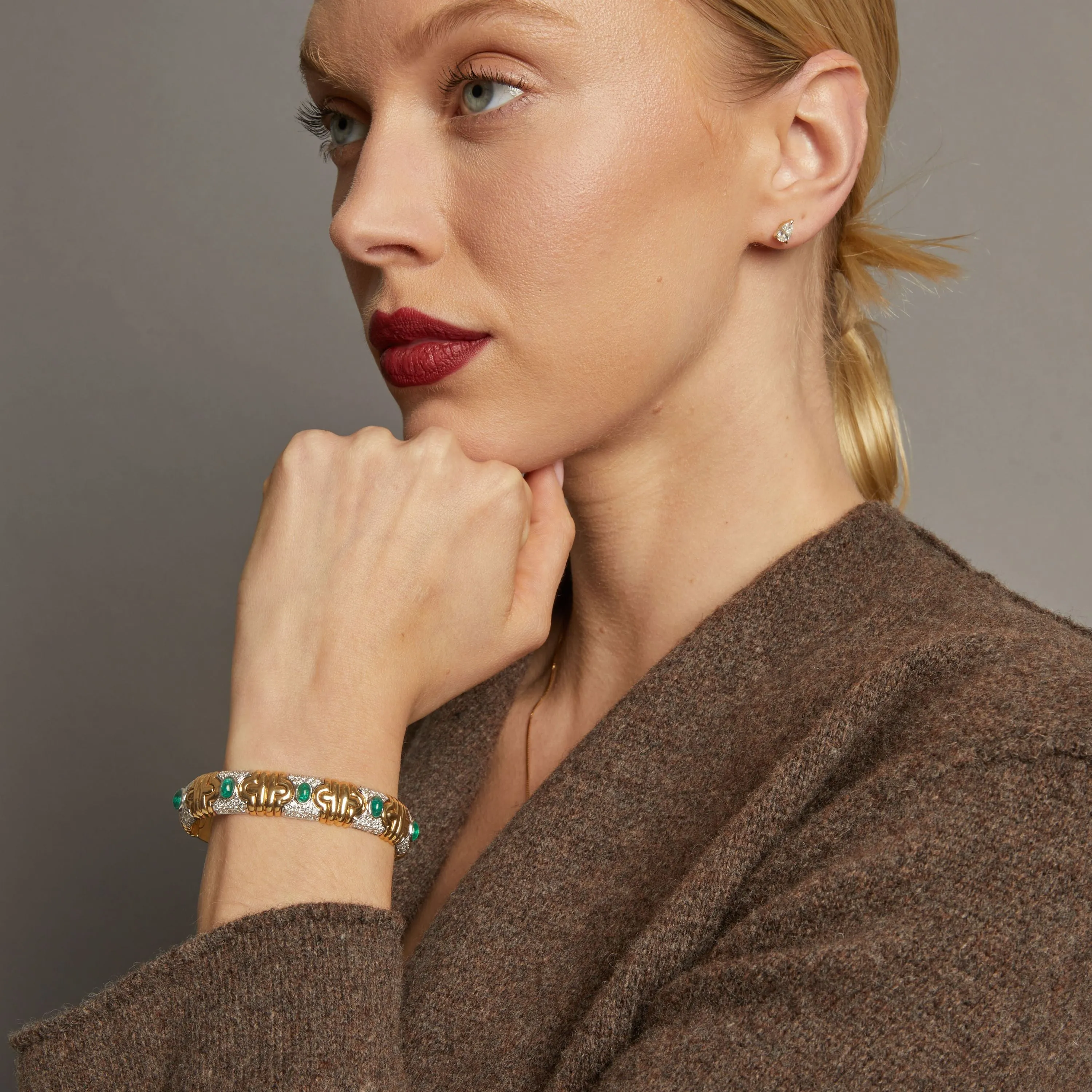 Vintage Diamond and Green Emerald Gold Cuff Bracelet sold by Aurate product image thumbnail 5