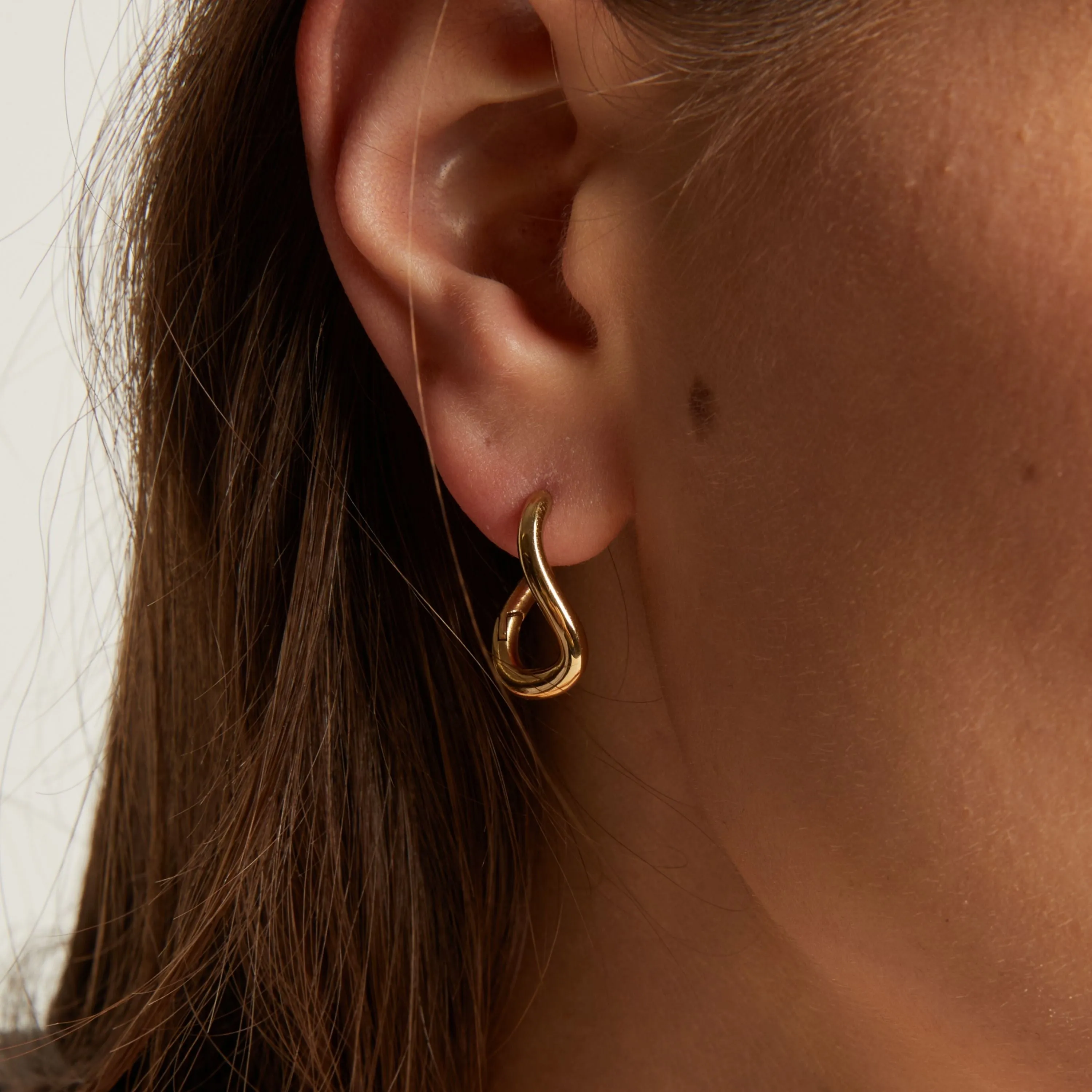 Unbreakable Curve Hoop Earrings sold by Aurate product image thumbnail 5