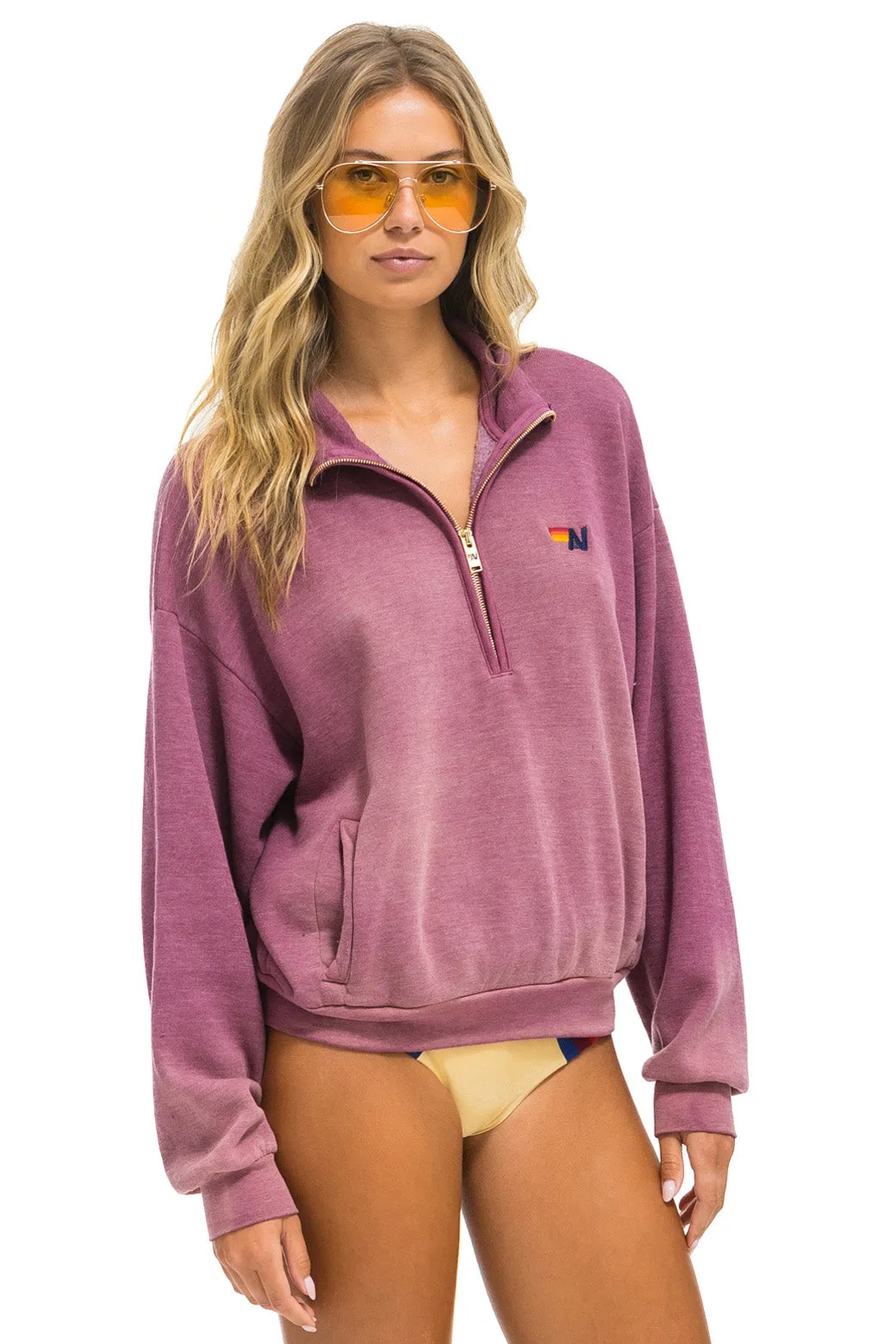B.TRILL■Essential hashtag Half Zip-Up Sweatshirt■送料込 Cropped Half-Zip Sweatshirt – Essential Streetwear | Tapstitch