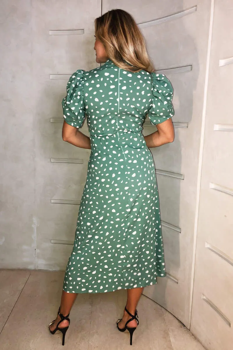 Green Printed Ruched Short Sleeve Midi Dress sold by AX Paris product image thumbnail 4