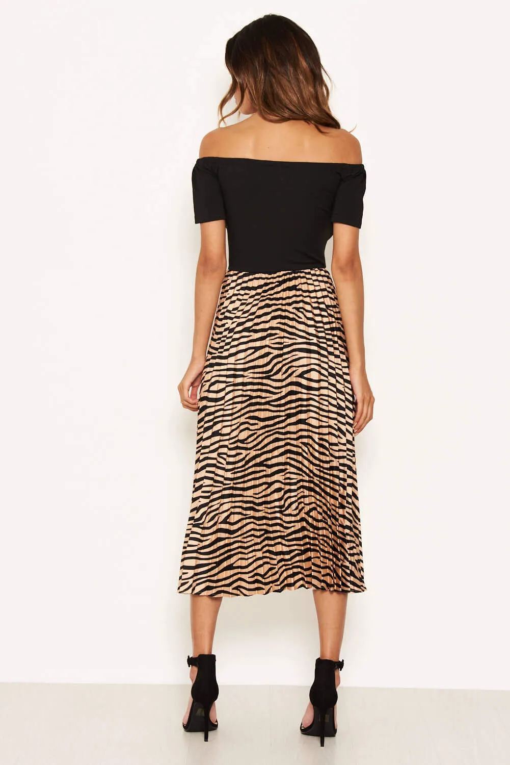 Black 2 In One Bardot Pleated Midi Dress sold by AX Paris product image thumbnail 5