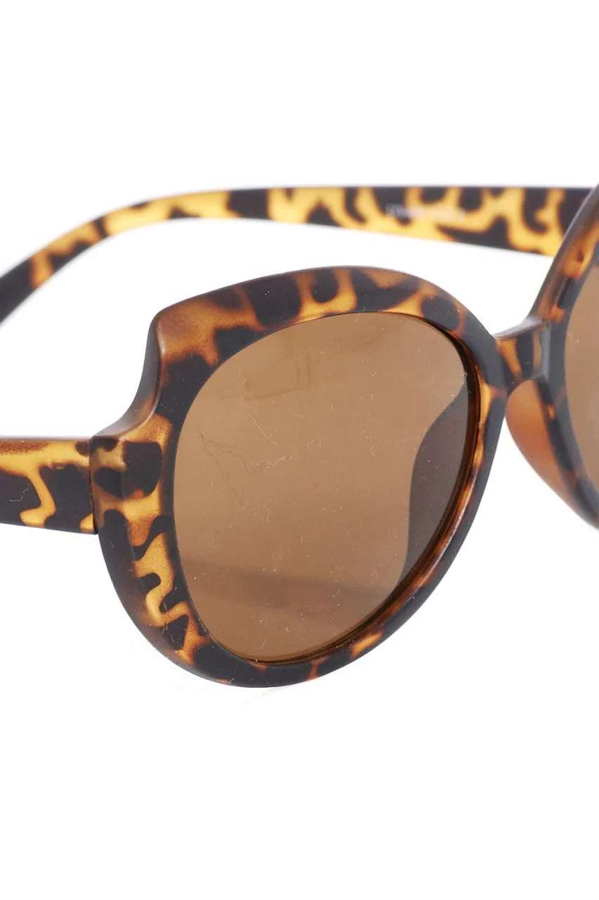 Brown Butterfly Sunglasses sold by AX Paris product image thumbnail 5