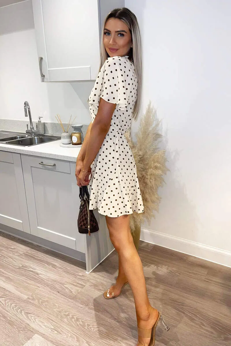 Cream Spotty Butterfly Sleeve Pleated Mini Dress sold by AX Paris product image thumbnail 3