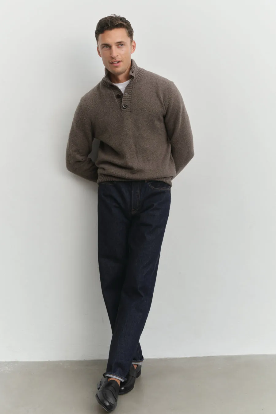 The Old Sport sold by AYR product image thumbnail 3