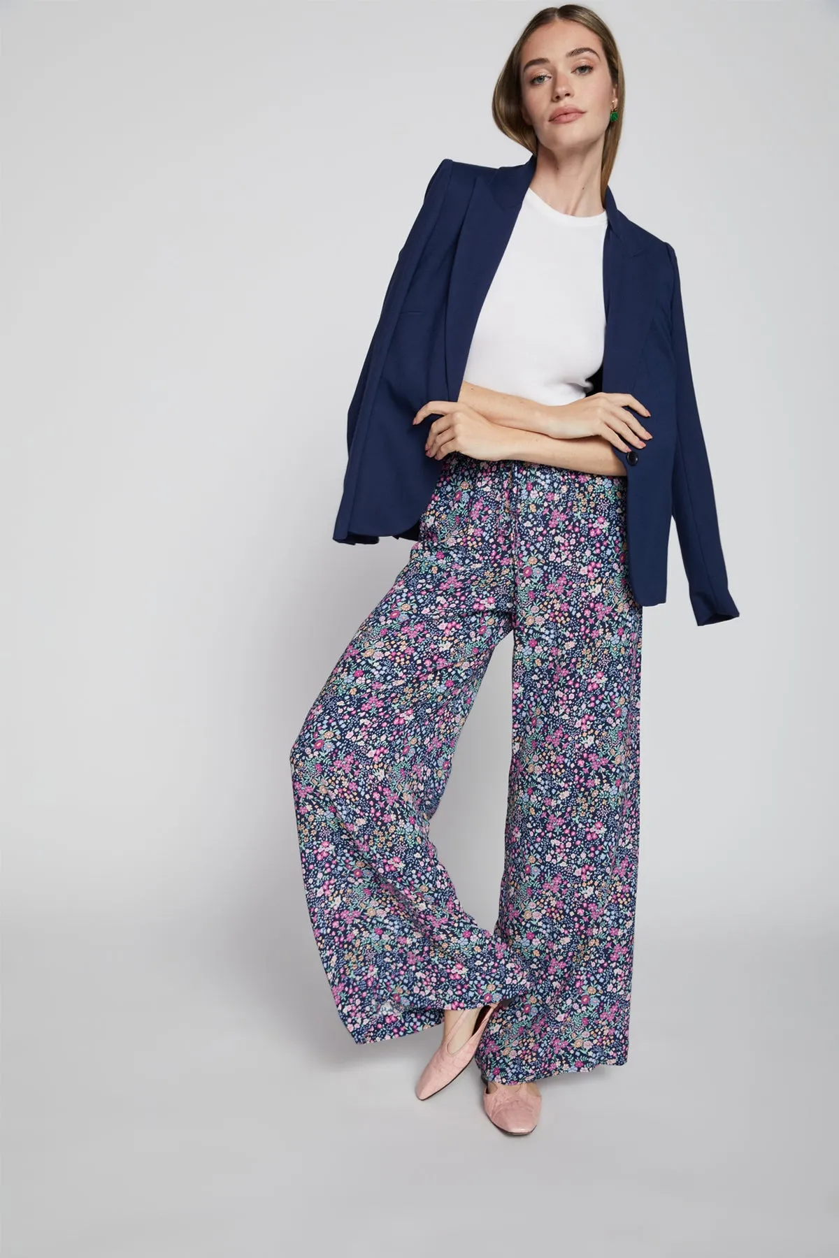 Bailey 44 Monty Pant in Ditzy Floral sold by Bailey 44 product image thumbnail 4