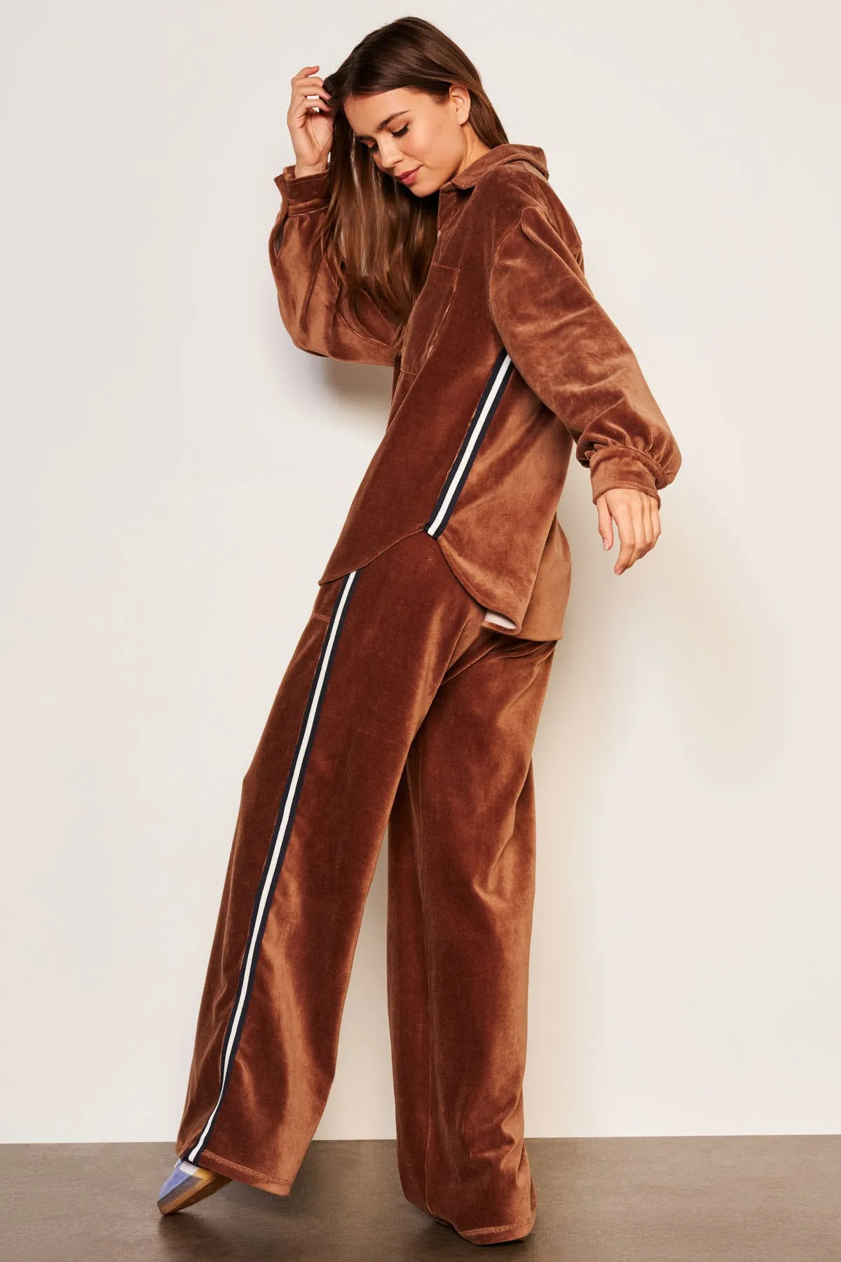 Sundry Classic Shirt in Taupe sold by Bailey 44 product image thumbnail 5