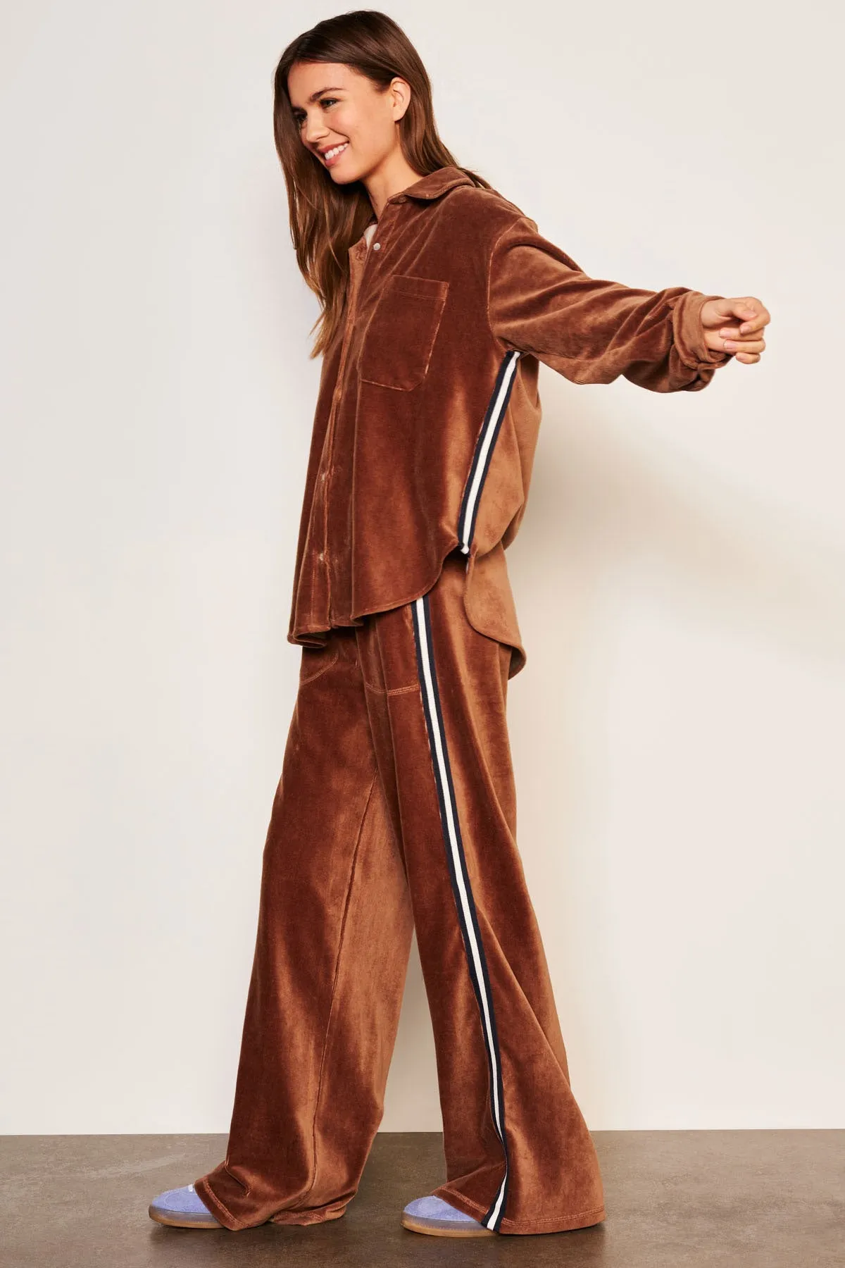 Sundry Relaxed Wide Leg Pant in Taupe sold by Bailey 44 product image thumbnail 2