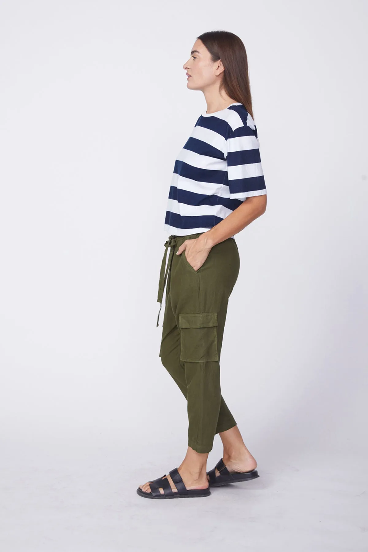 Stateside Linen Paperbag Cargo Pant in Seaweed sold by Bailey 44 product image thumbnail 2