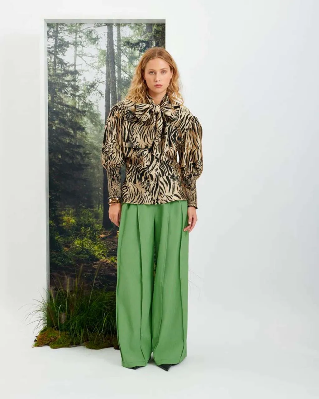 Hollis Wide Leg Trousers - Pear Green sold by ban.do product image thumbnail 4