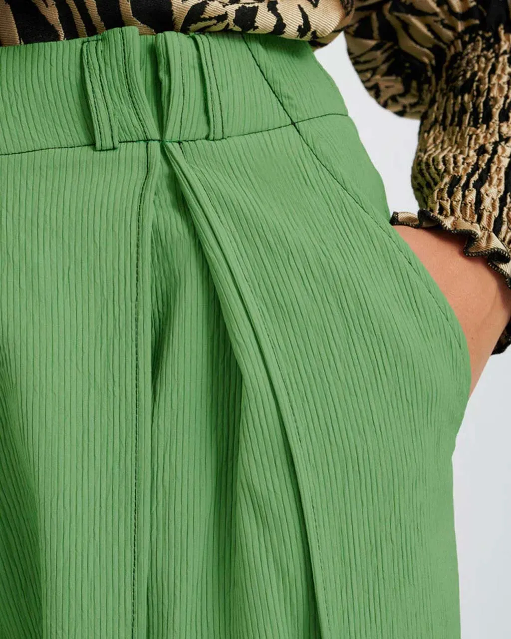 Hollis Wide Leg Trousers - Pear Green sold by ban.do product image thumbnail 3