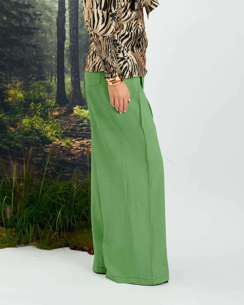 Hollis Wide Leg Trousers - Pear Green sold by ban.do product image thumbnail 5