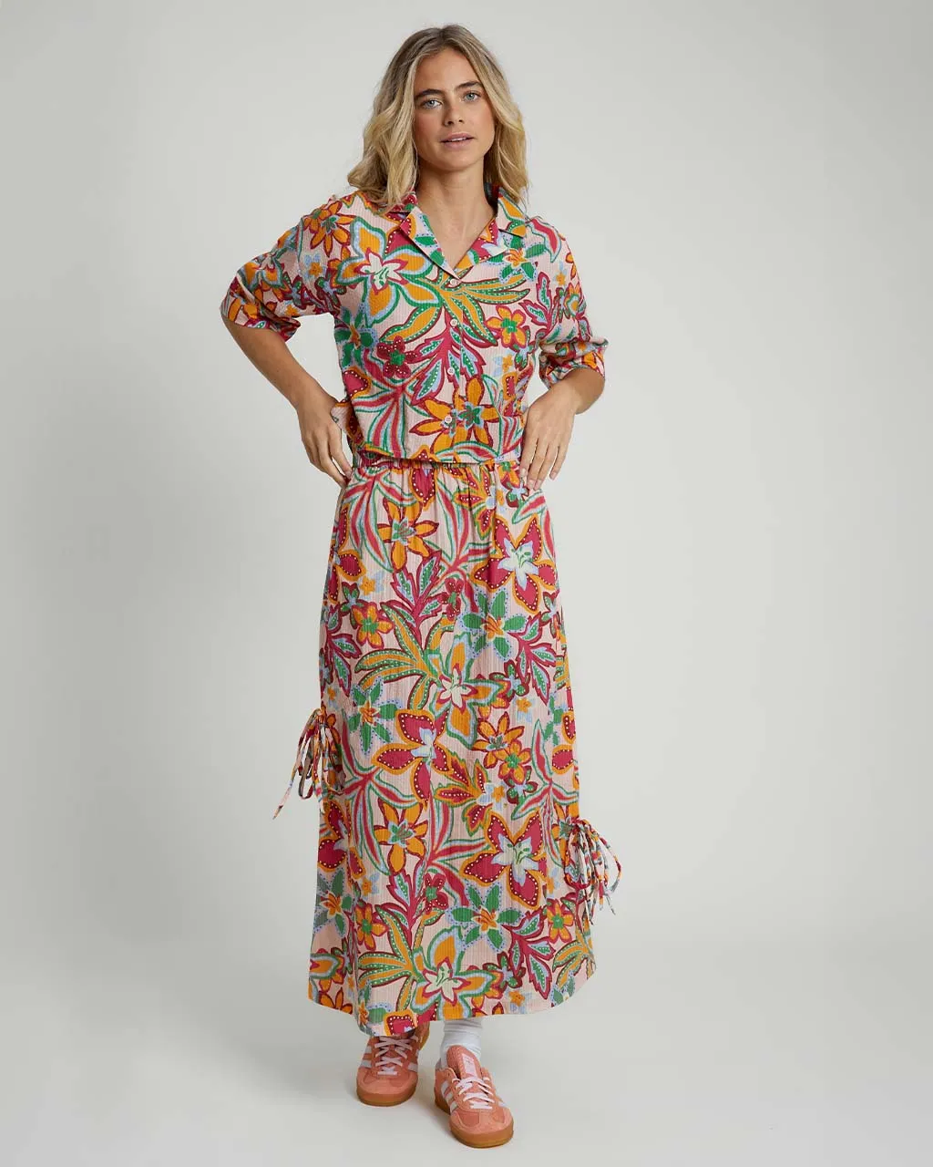 Botanical Seersucker Cotton Crop Shirt sold by ban.do product image thumbnail 3