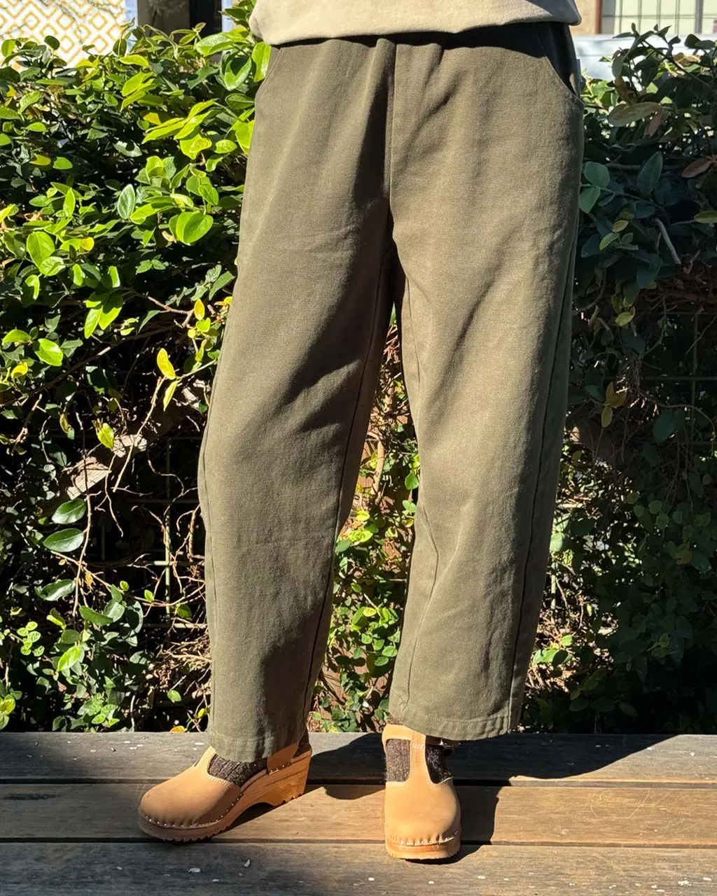 Arc Pants - Olive sold by ban.do