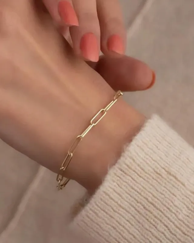 Paperclip Bracelet - Gold sold by ban.do