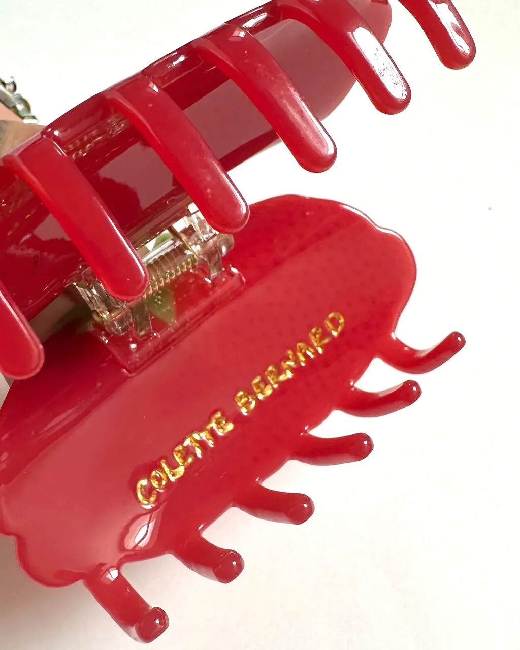 Mega Berry Hair Claw sold by ban.do product image thumbnail 2