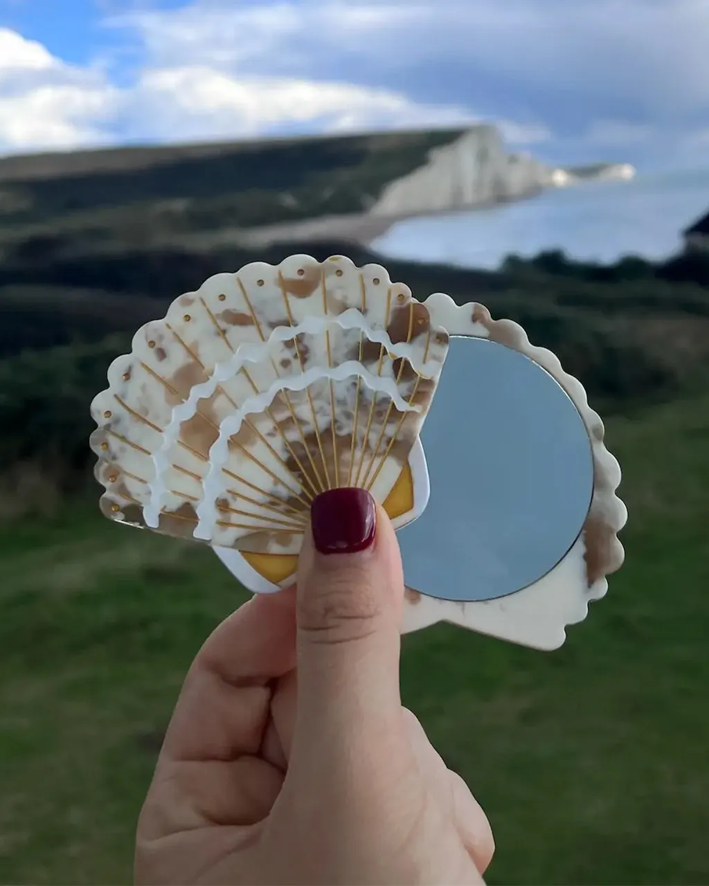 Hand-Painted Seashell Compact Mirror sold by ban.do product image thumbnail 3