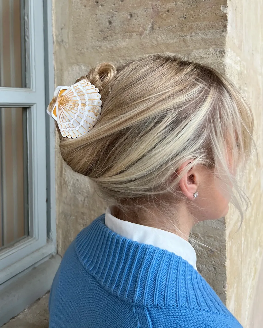 Hand-Painted Seashell Claw Hair Clip sold by ban.do product image thumbnail 2