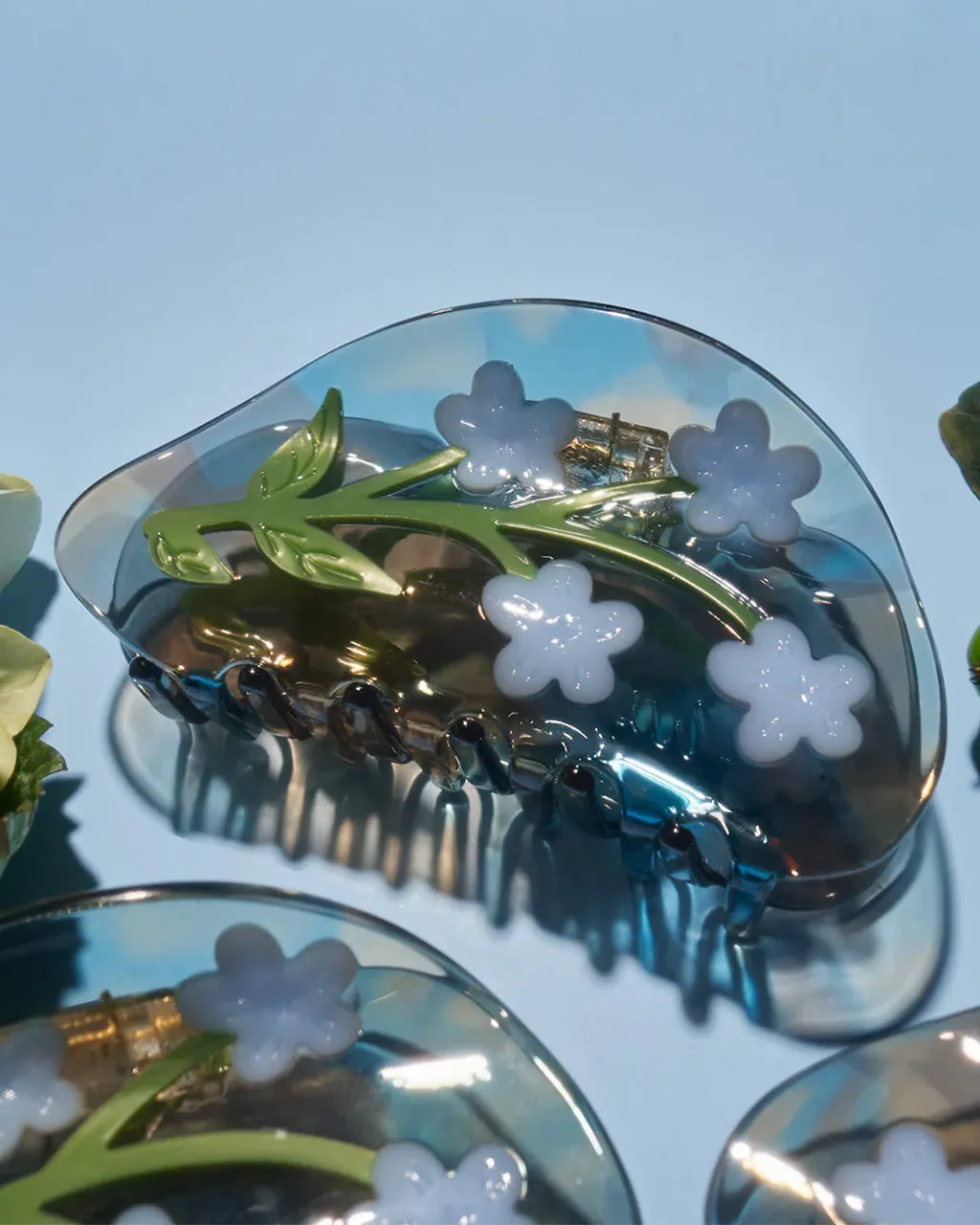 Forget-Me-Not Hair Claw sold by ban.do product image thumbnail 2