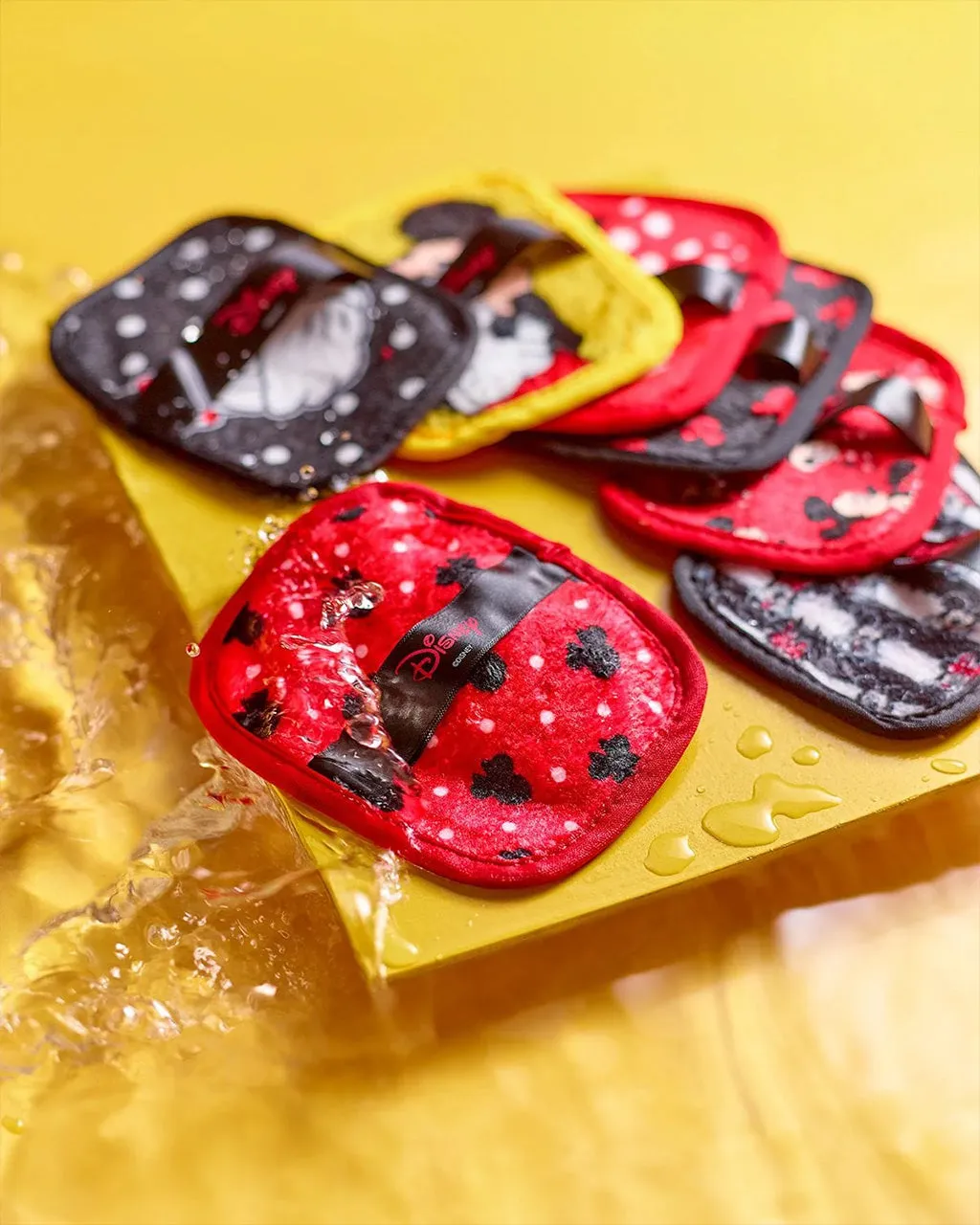 Mickey & Minnie Makeup Eraser - 7 Day Set sold by ban.do product image thumbnail 4
