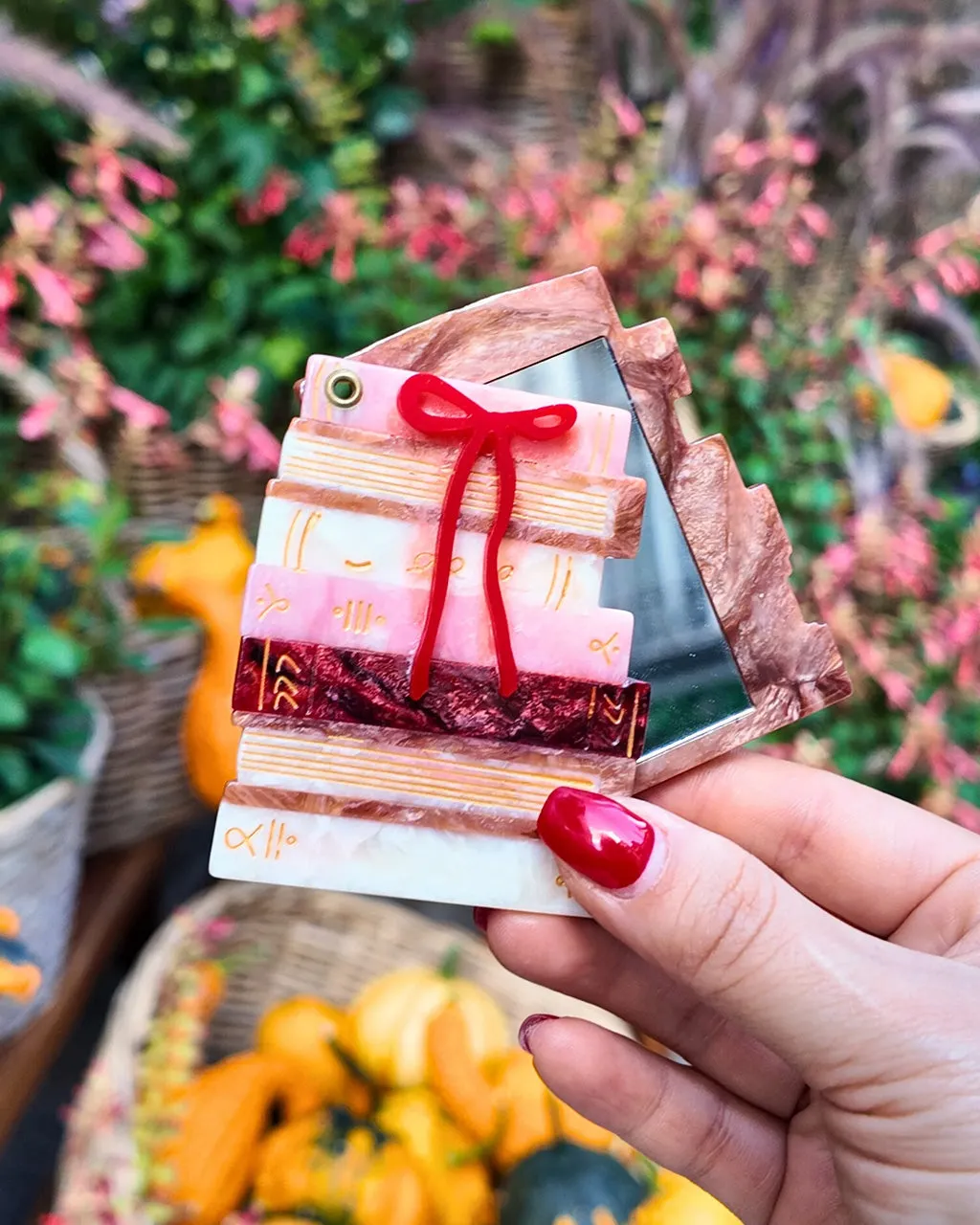 Hand-painted Bow Bookstack Compact Mirror sold by ban.do product image thumbnail 3