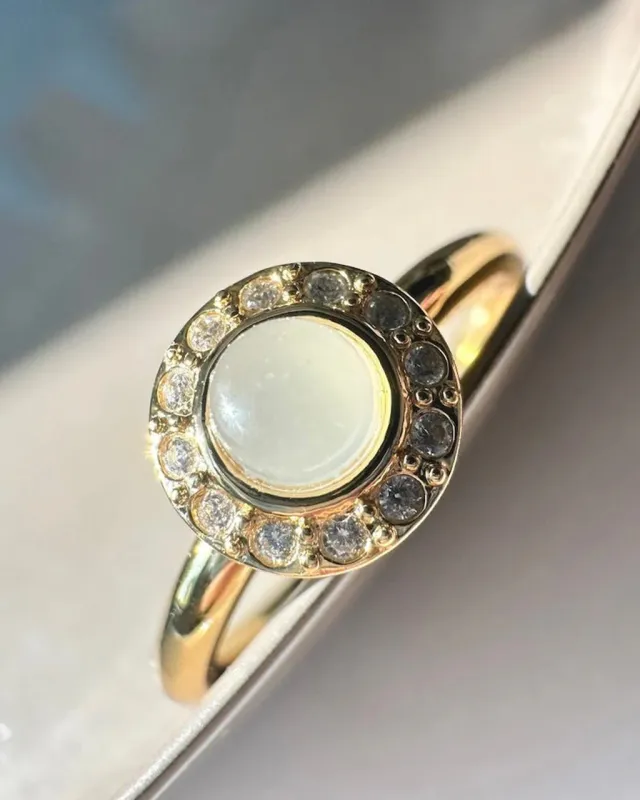 Spaceship Fidget Ring - Gold made by ban.do