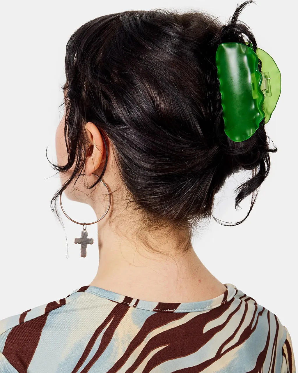 Suki Claw - Green Ruffle sold by ban.do product image thumbnail 2