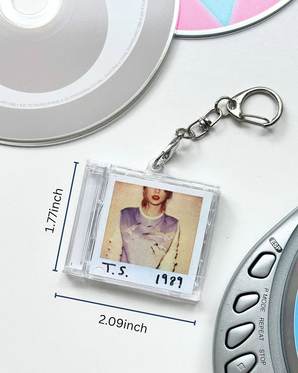 'Hit Clips' Mini CD Case Keychain - Taylor Swift - Blank Space sold by ban.do product image thumbnail 3