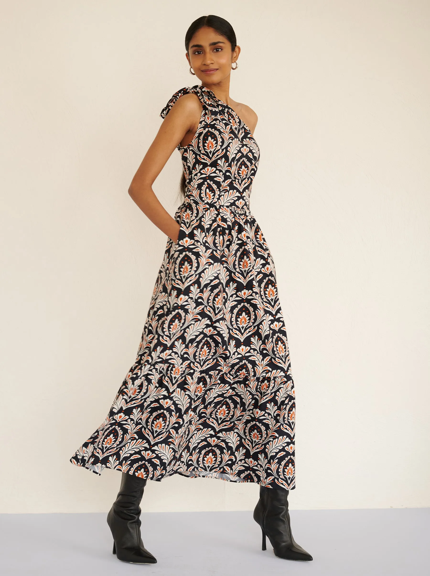 Aliza Dress Akbar Galaxy sold by Banjanan product image thumbnail 3