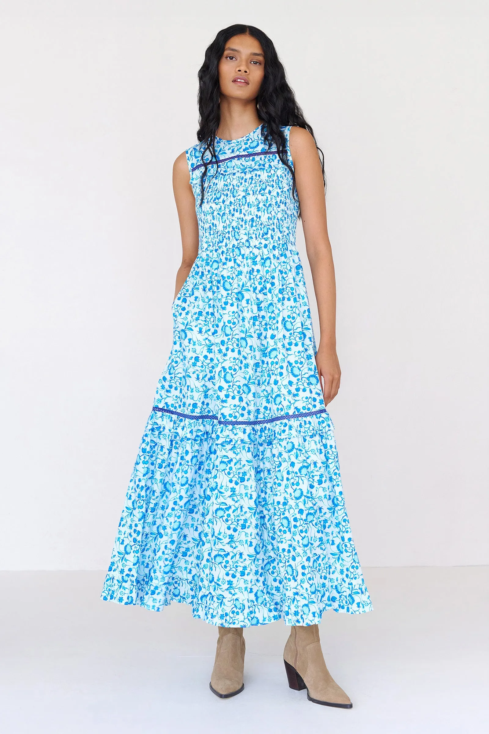 Iris Dress Clam Garland River sold by Banjanan