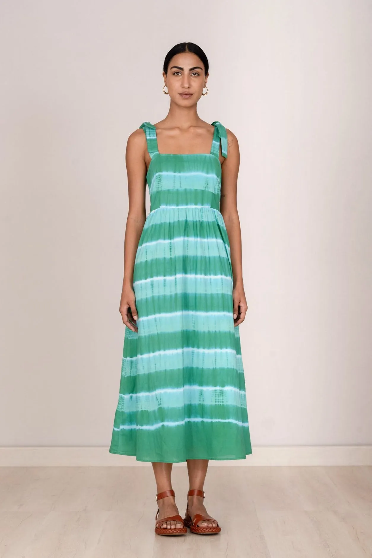 Ginerva Dress Hand Tie Dye Emerald sold by Banjanan product image thumbnail 2