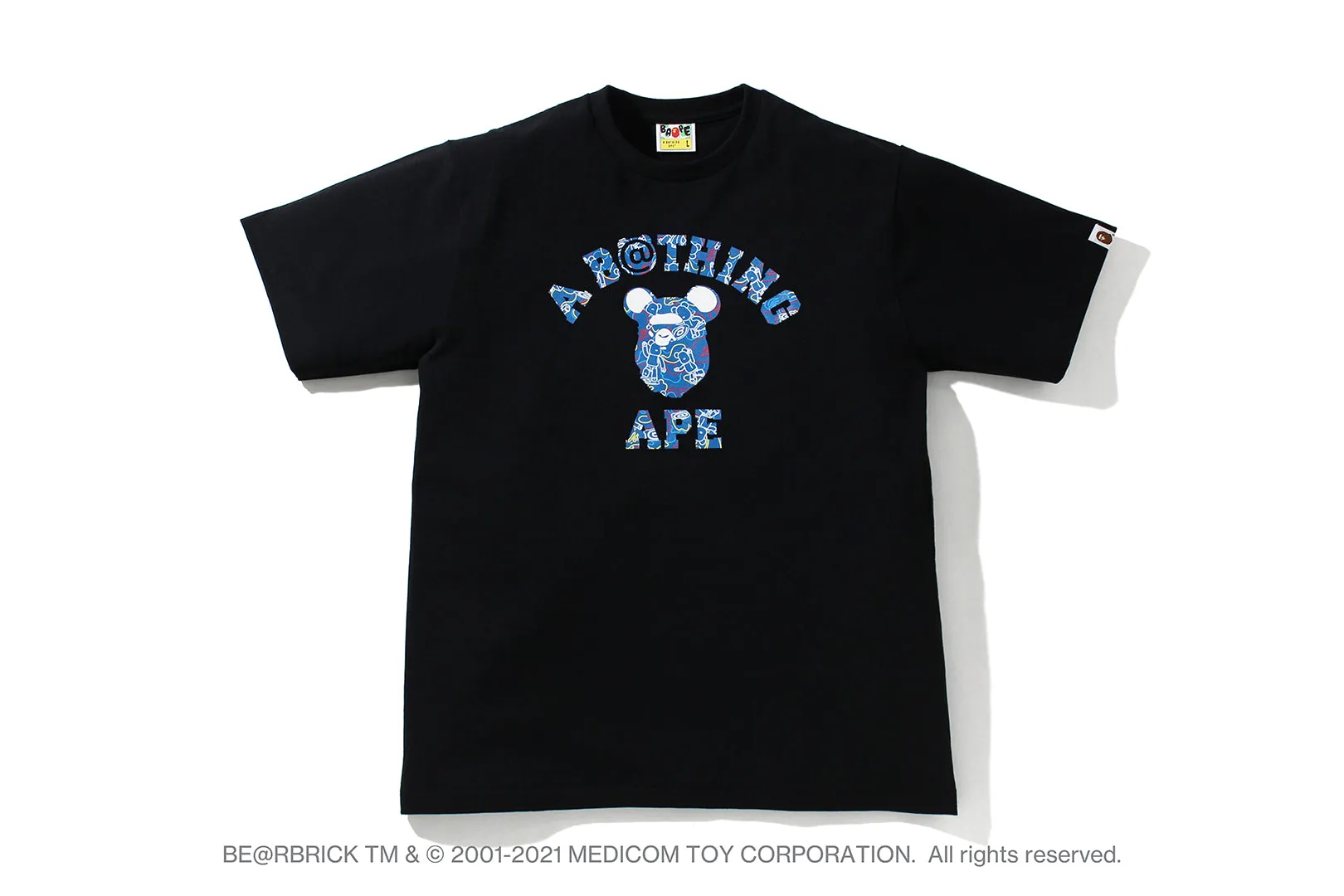 【 BAPE X MEDICOM TOY 】BE@RBRICK CAMO BE@R COLLEGE TEE sold by Bape