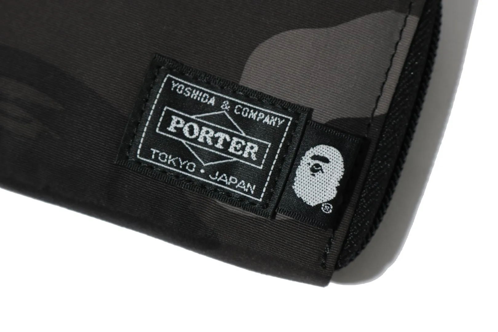 【 BAPE X PORTER 】 COLOR CAMO MINI WALLET sold by Bape product image thumbnail 2