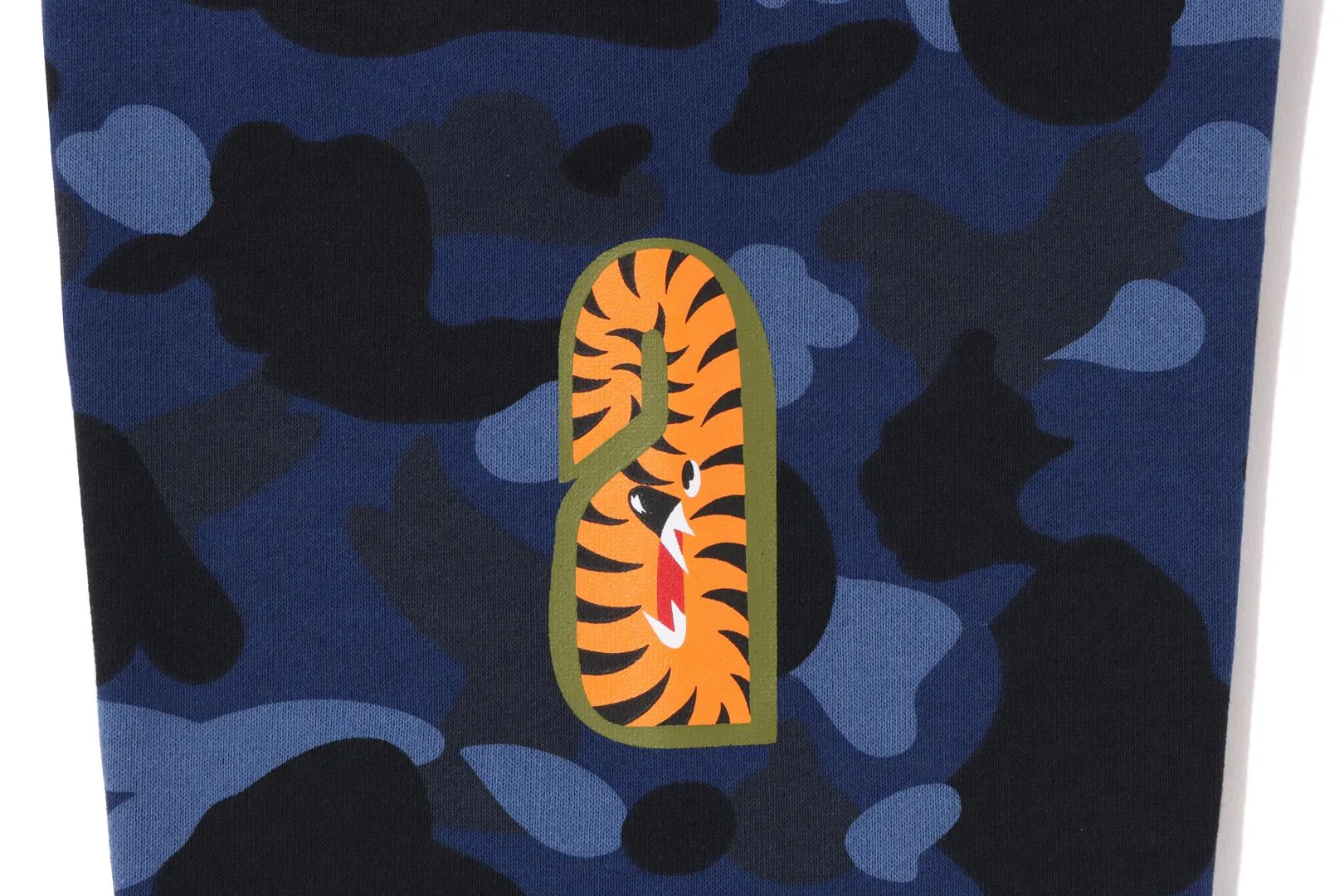 COLOR CAMO EMBROIDERY SHARK CREWNECK sold by Bape product image thumbnail 3