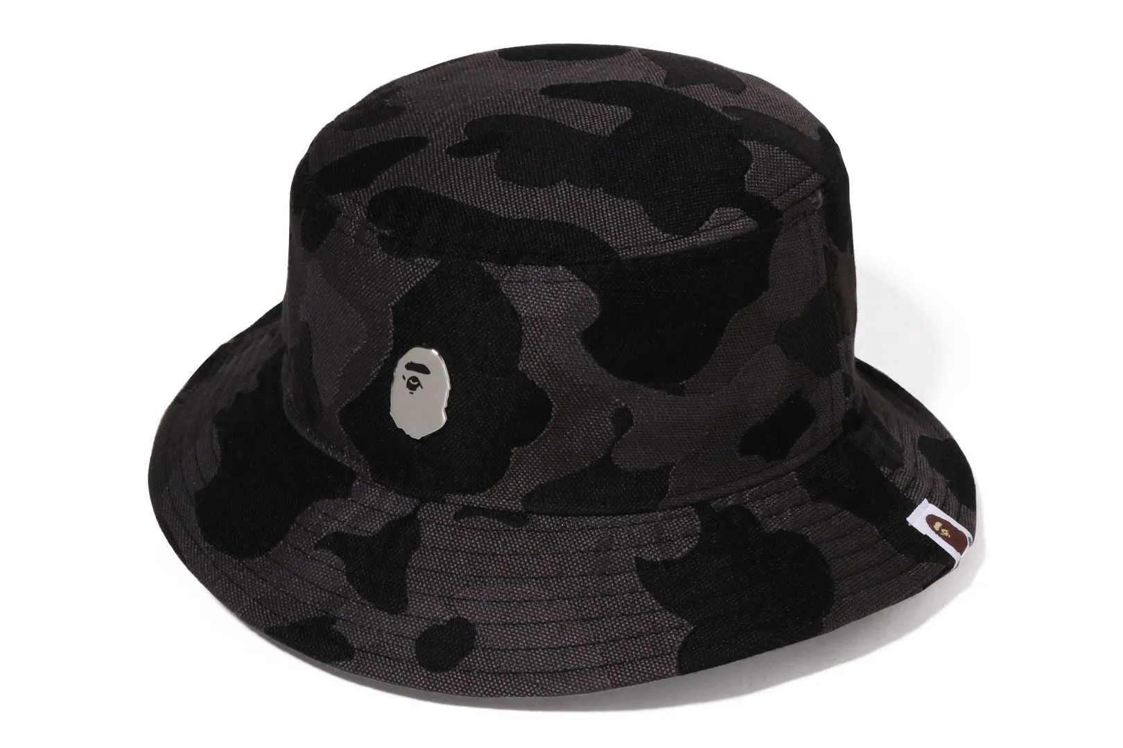 CAMO ONE POINT METAL LOGO PIN BUCKET HAT sold by Bape product image thumbnail 2