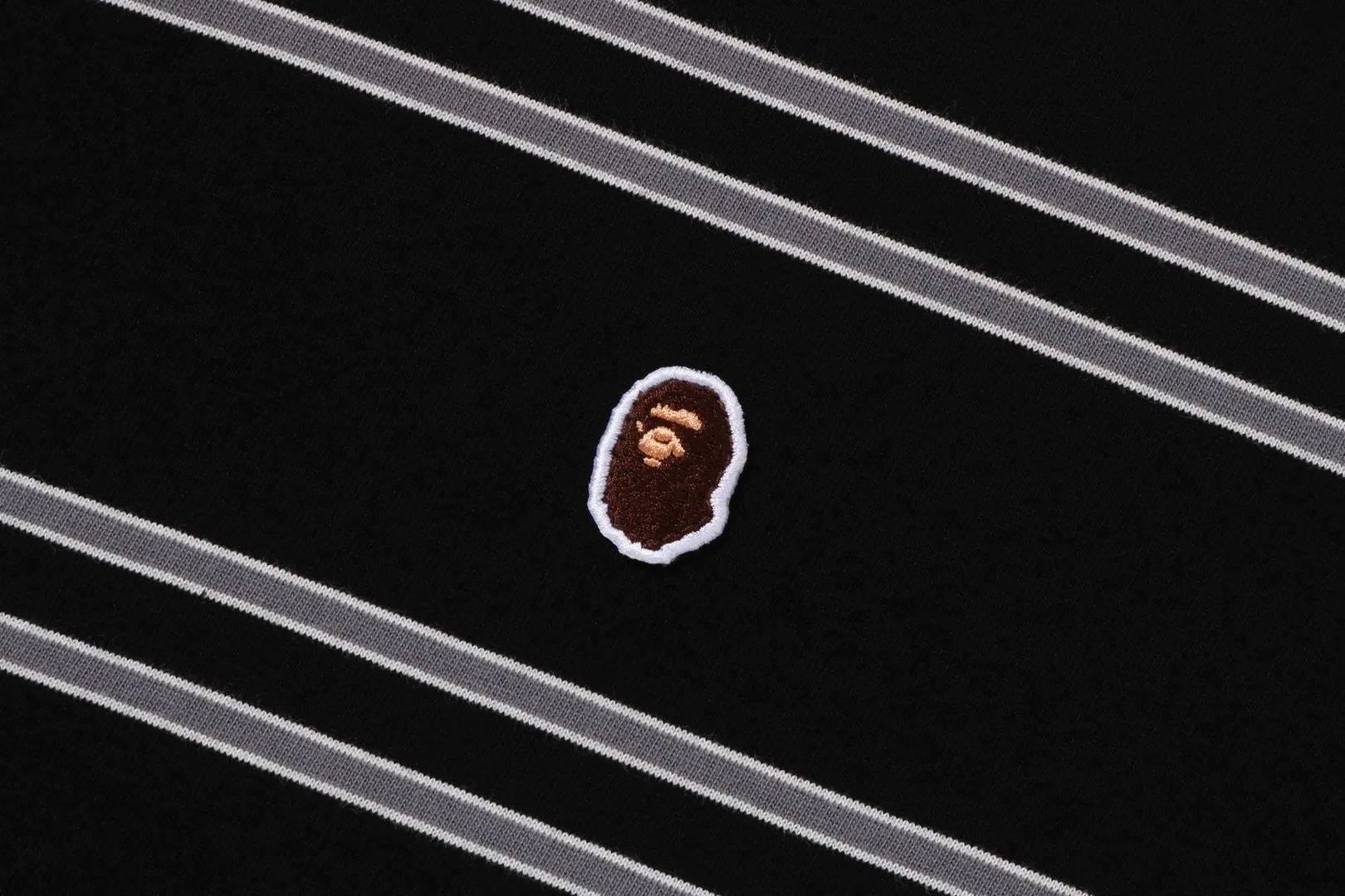 APE HEAD ONE POINT HOOP RELAXED FIT TEE sold by Bape product image thumbnail 2