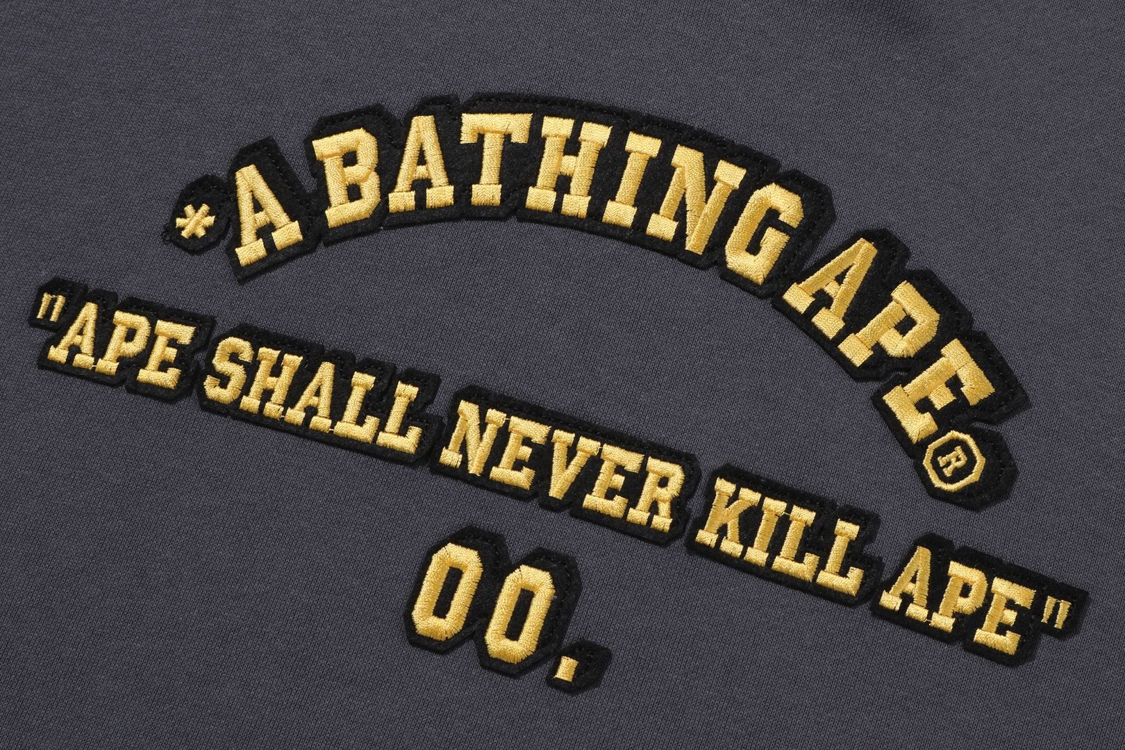 A BATHING APE OVERSIZED PULLOVER HOODIE sold by Bape product image thumbnail 4