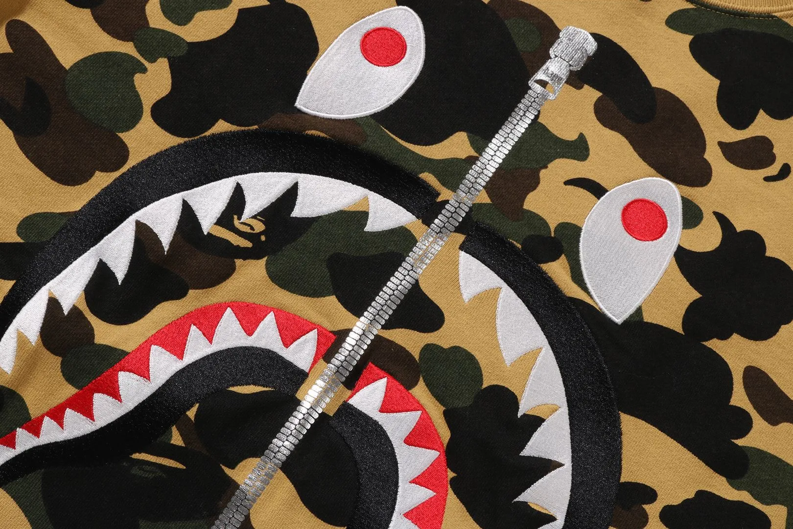 1ST CAMO SHARK CREWNECK sold by Bape product image thumbnail 3