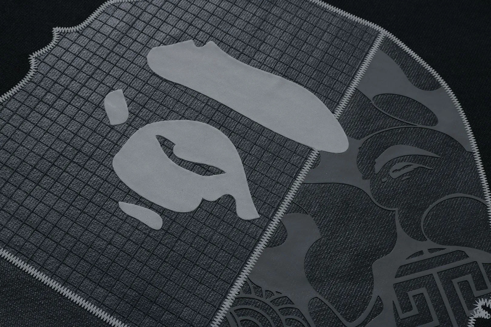 A RISING BAPE RELAXED FIT CREWNECK sold by Bape product image thumbnail 3